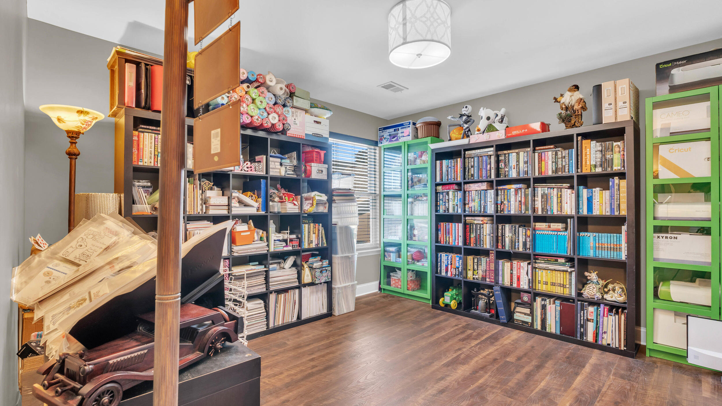 9564 Rookwood Circle