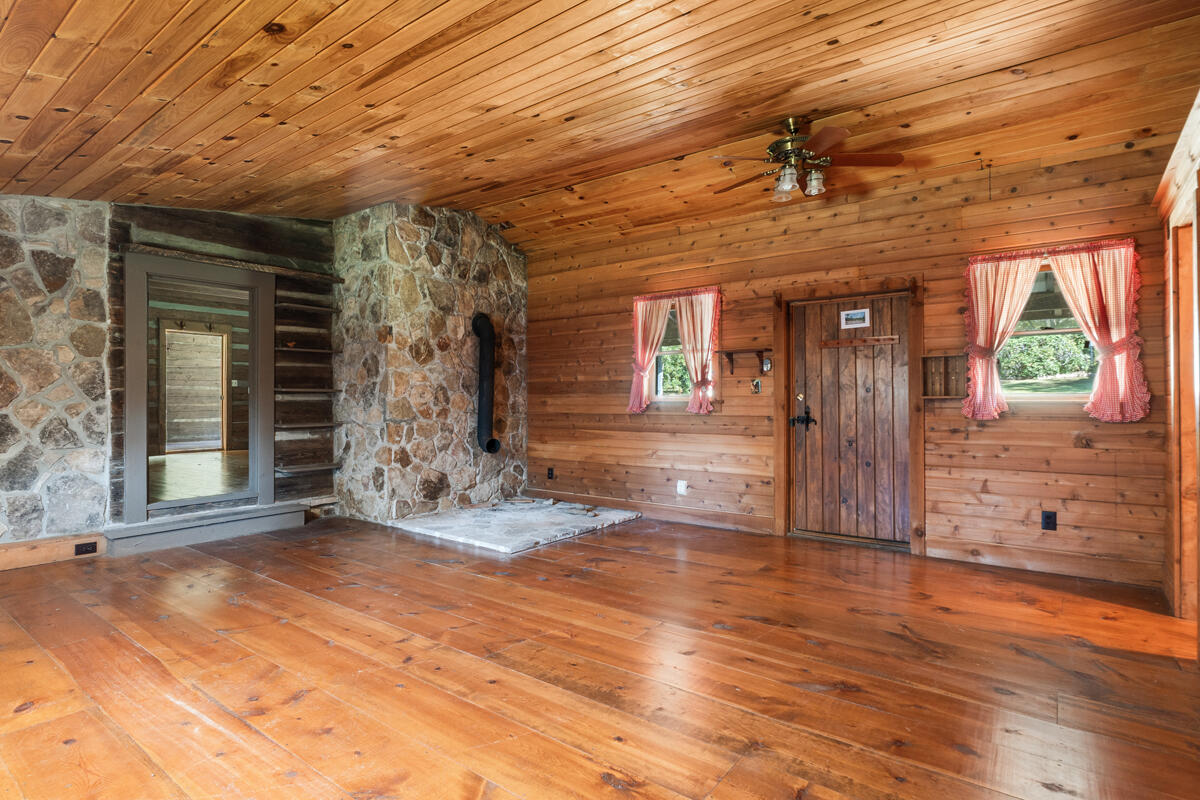 1471 New Hope Church Road, Tunnel Hill