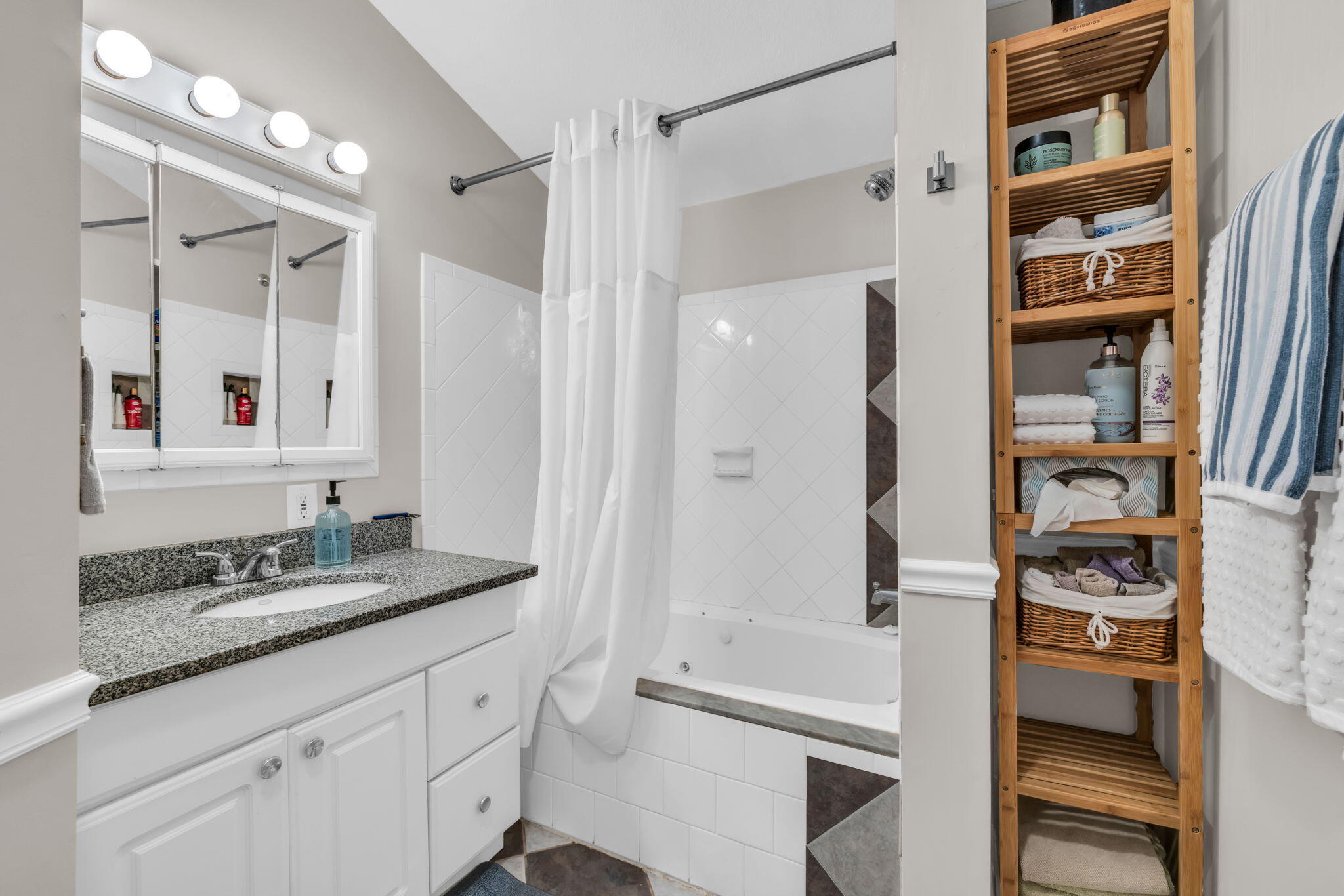 6572 Fairview Road, Hixson