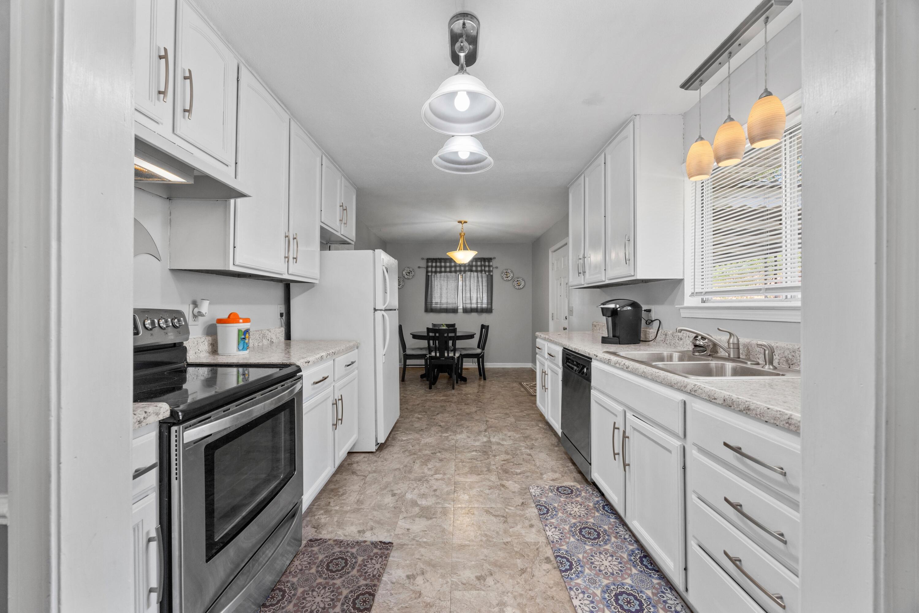 1422 Cloverdale Circle