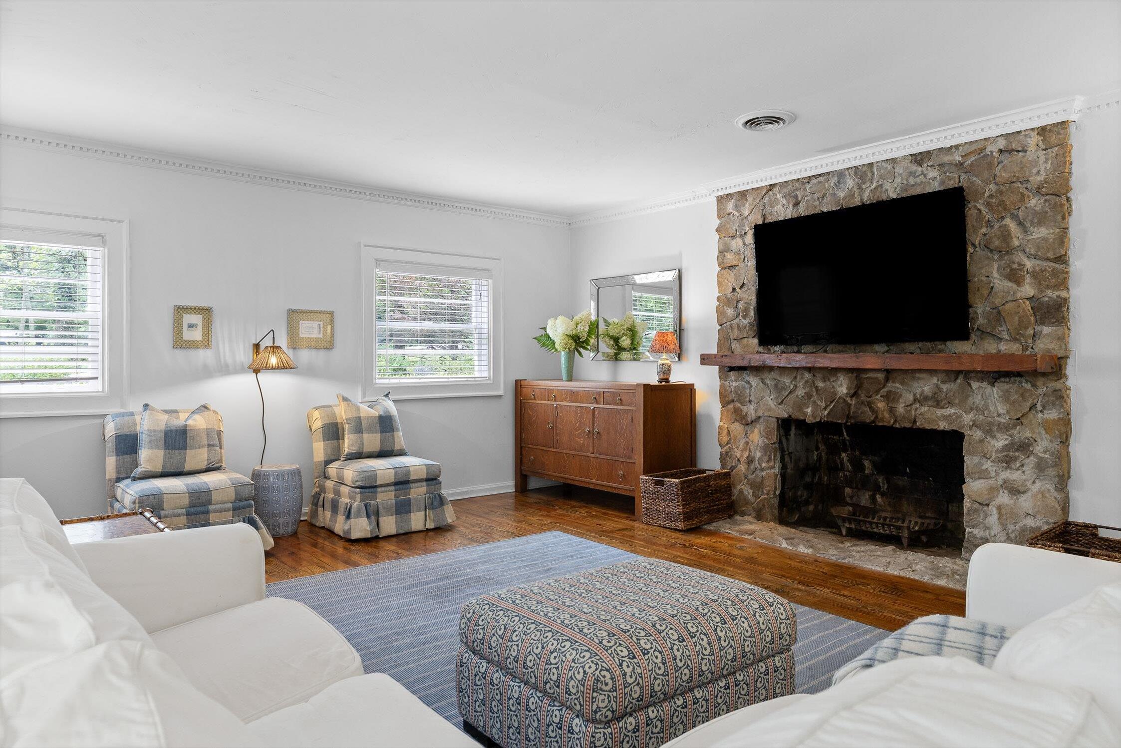 1211 Cinderella Road