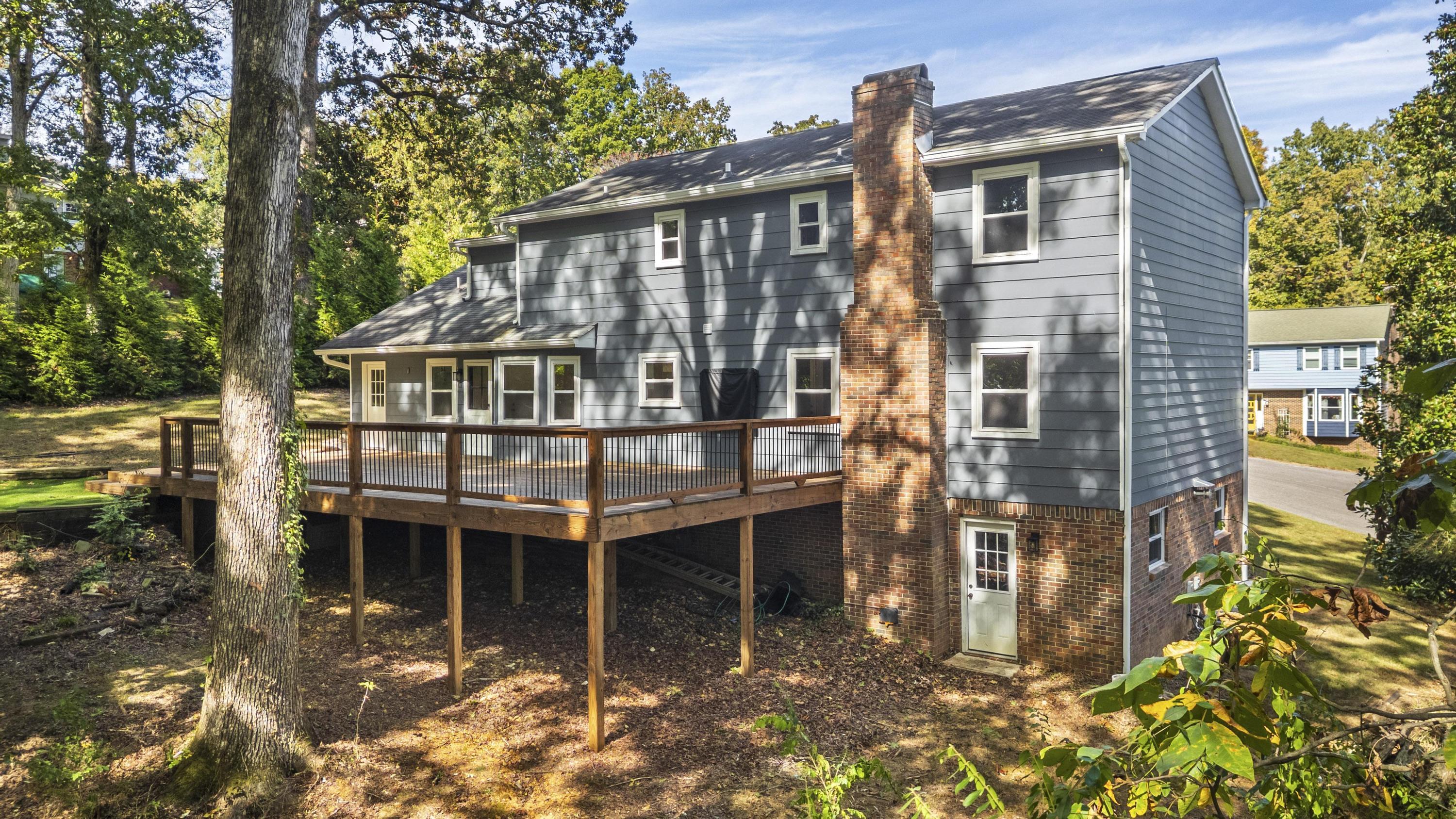 2004 Revolutionary Lane, Hixson