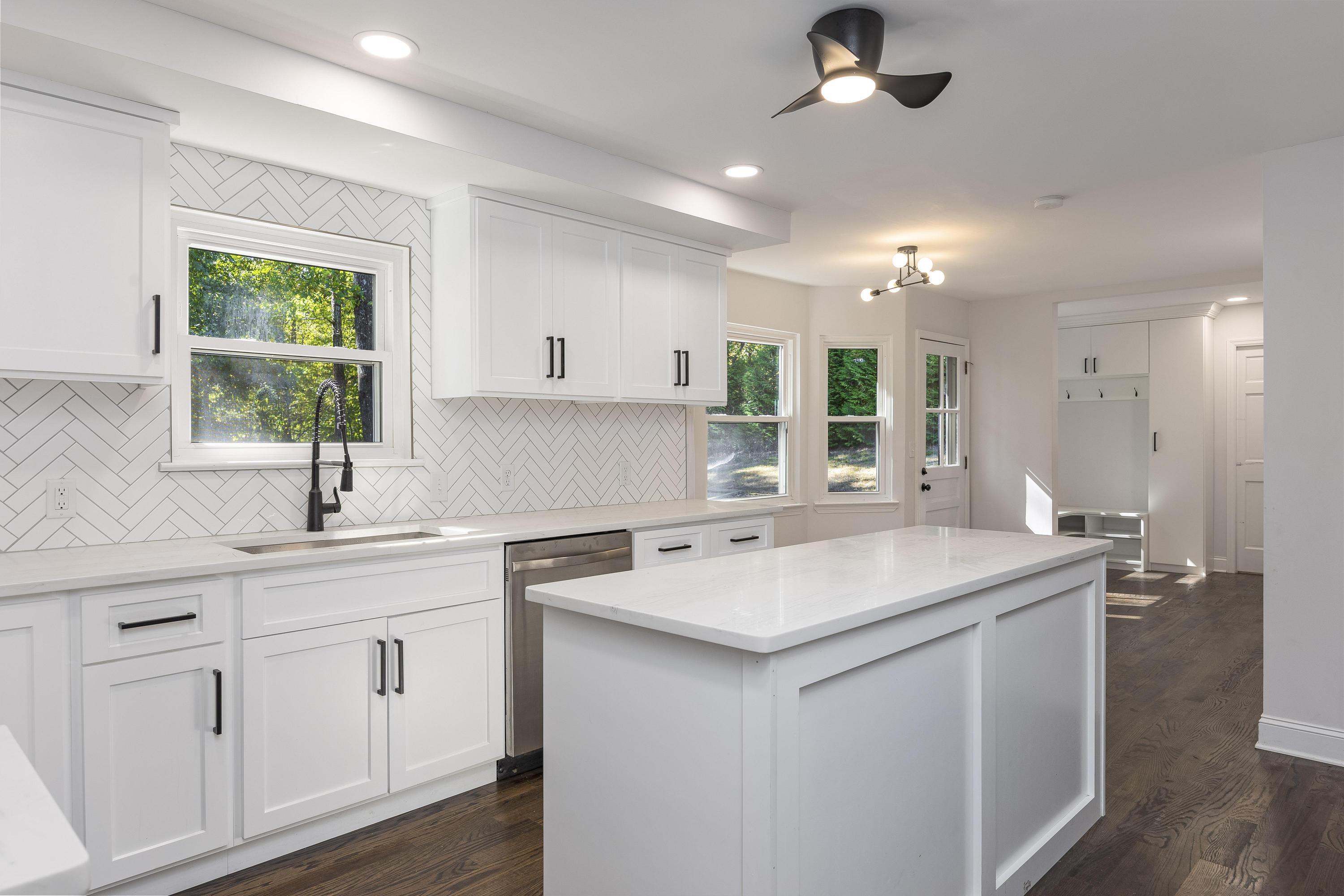 2004 Revolutionary Lane, Hixson