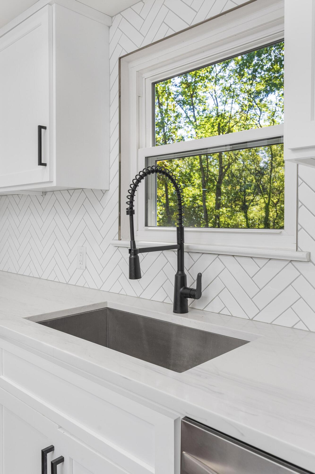 2004 Revolutionary Lane, Hixson