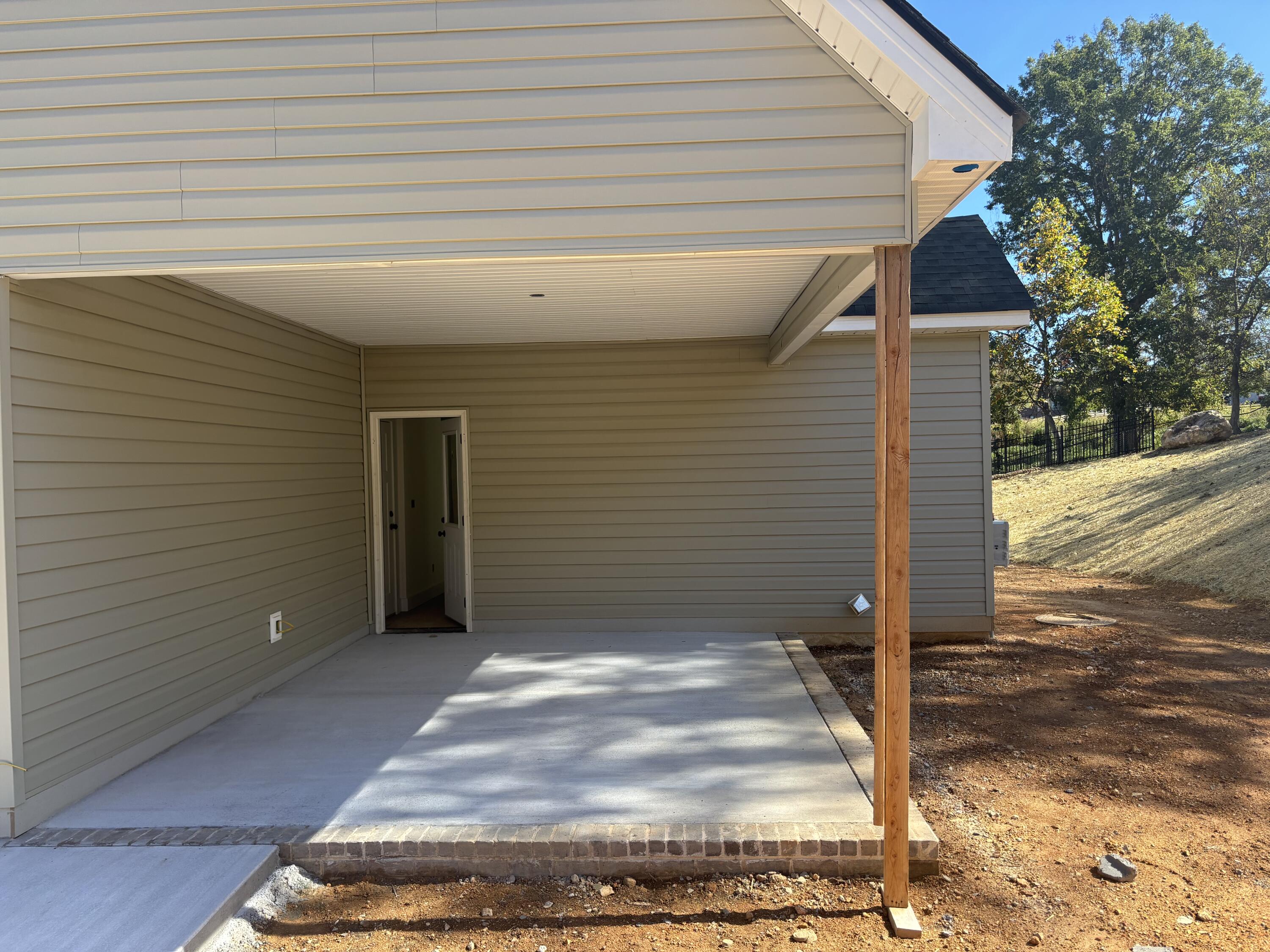 859 Live Oak Road, Ringgold