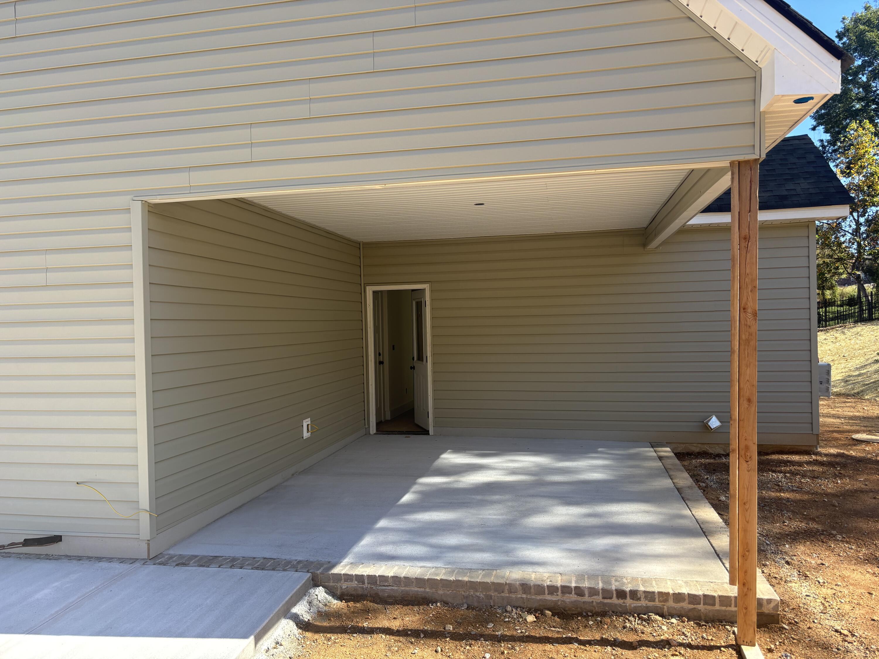 859 Live Oak Road, Ringgold
