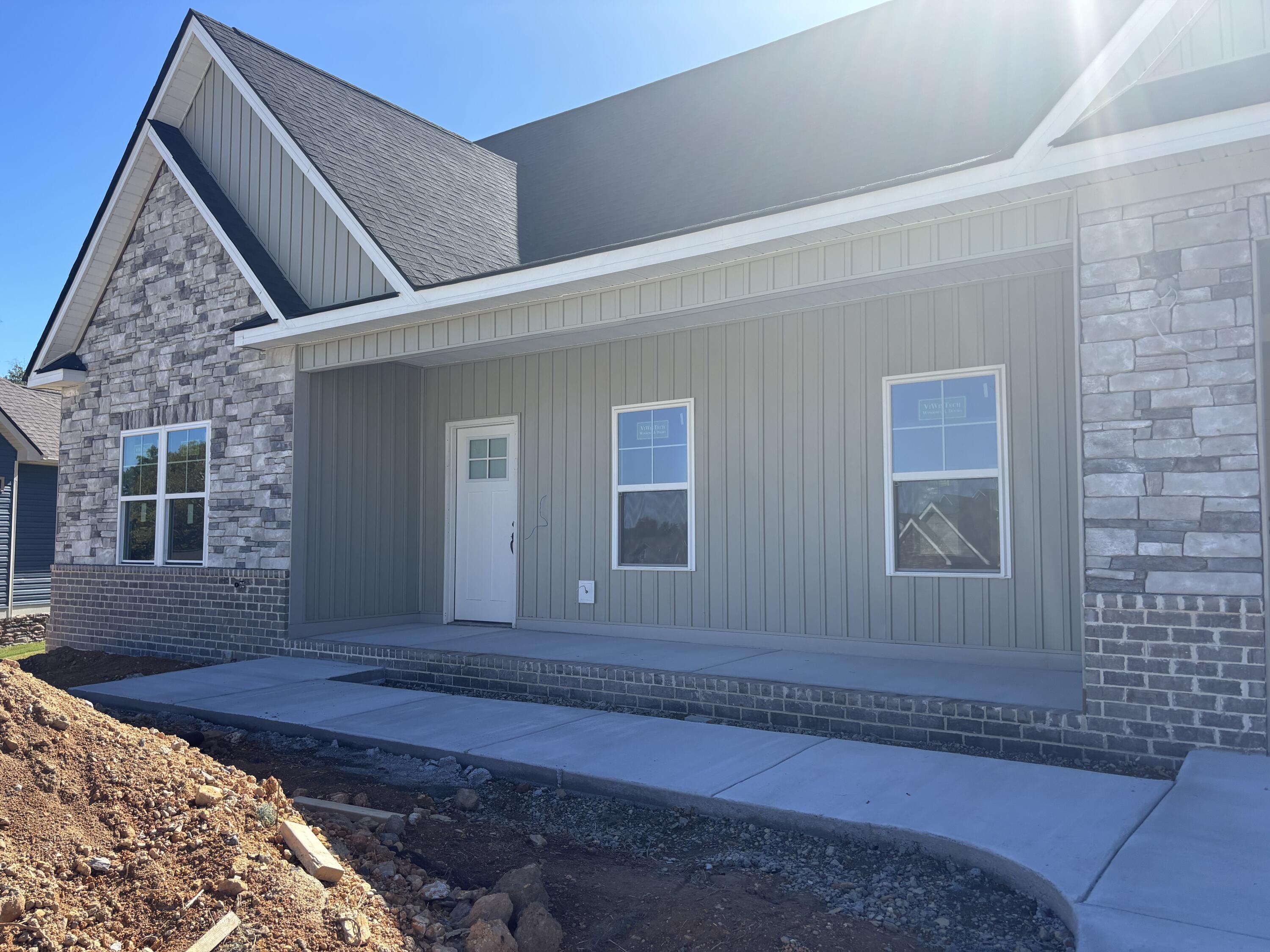 859 Live Oak Road, Ringgold