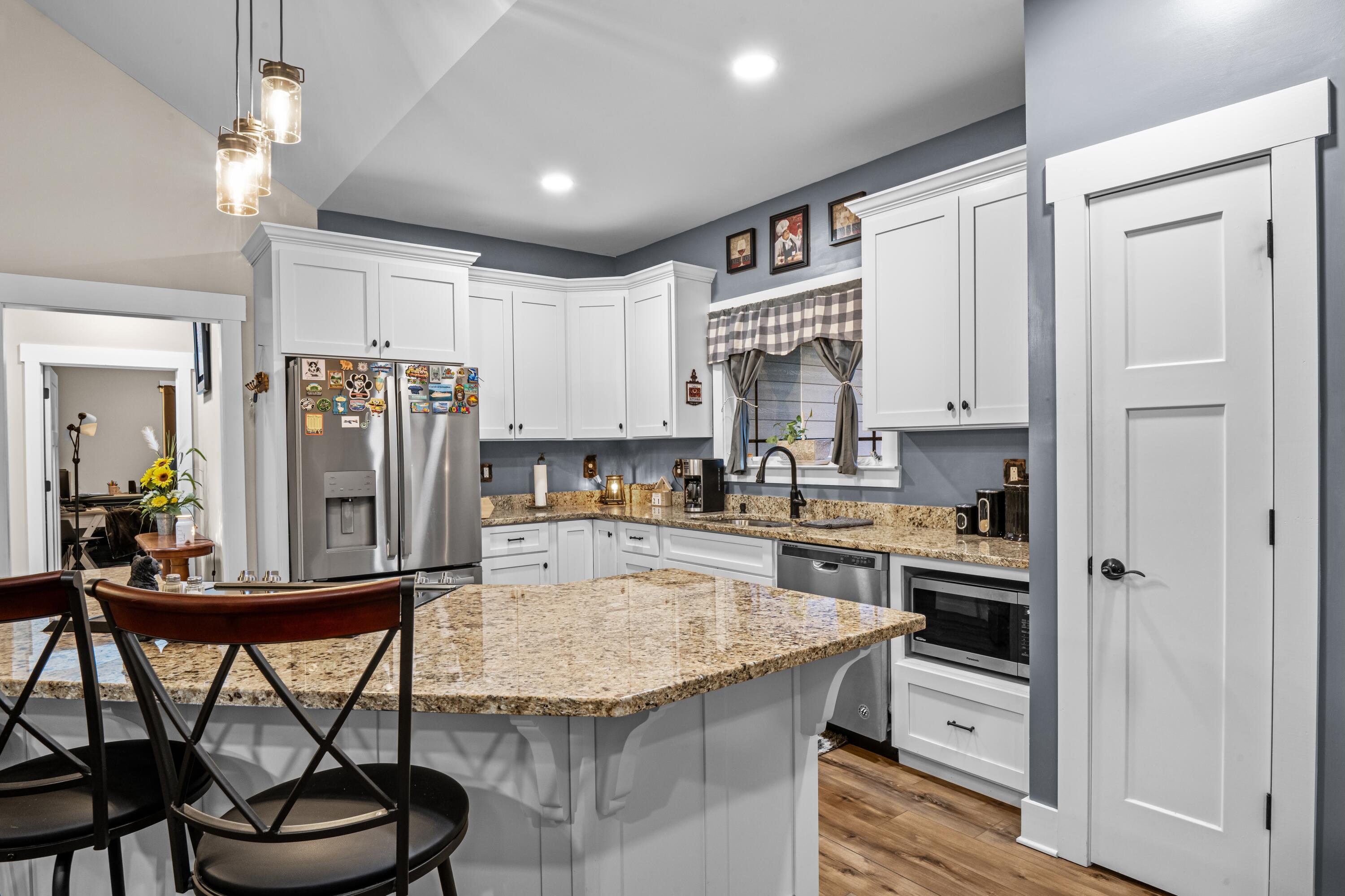 84 Star Way, Chatsworth