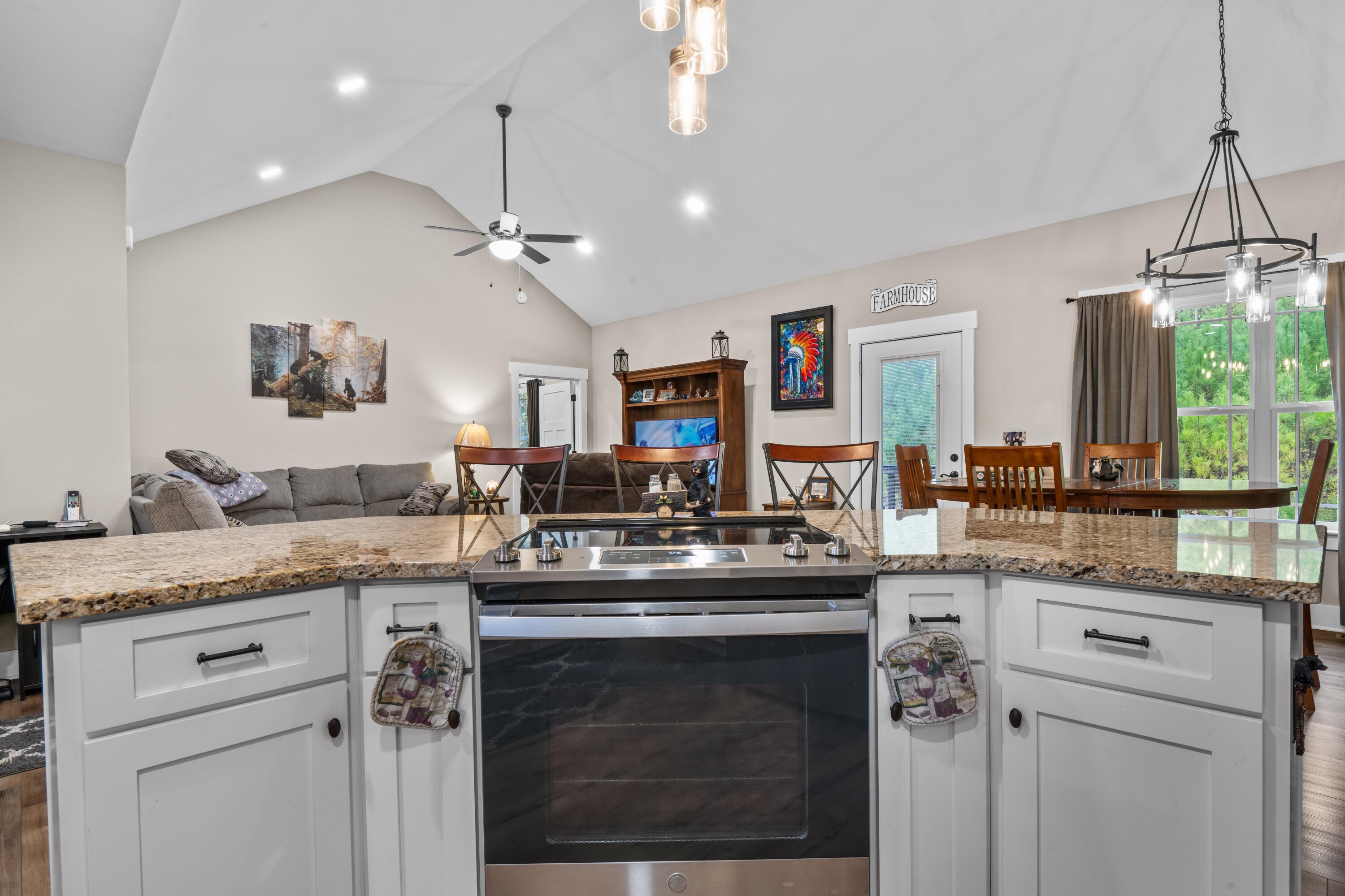 84 Star Way, Chatsworth