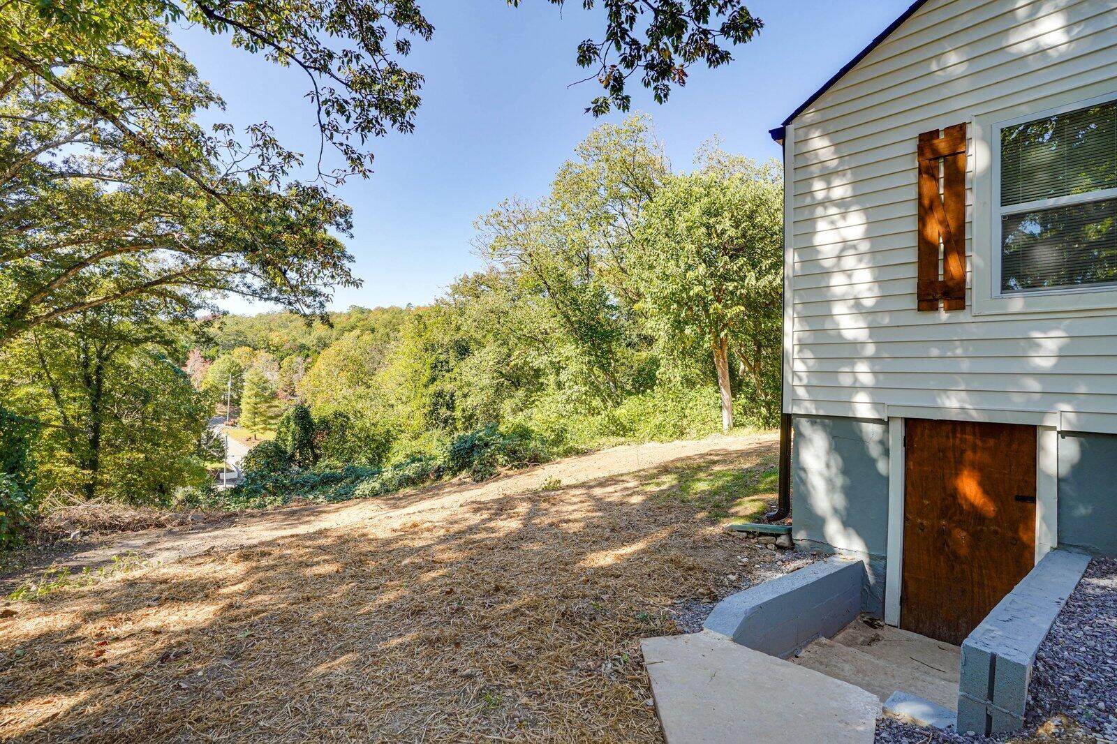 927 Hulana Street, Rossville