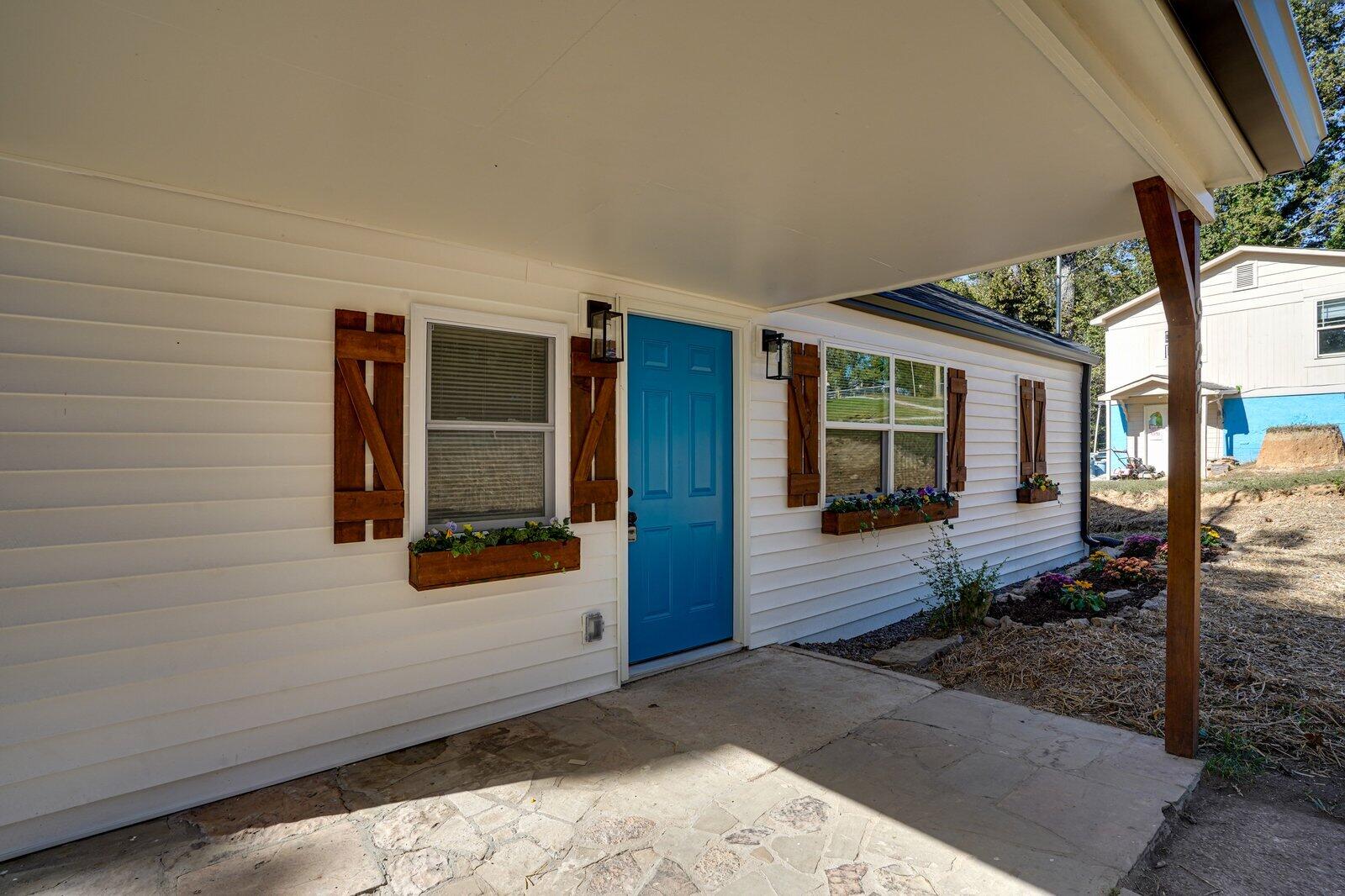 927 Hulana Street, Rossville