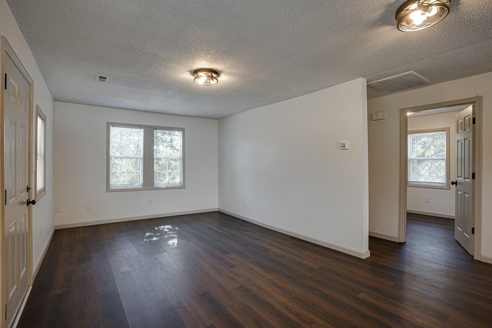 927 Hulana Street, Rossville