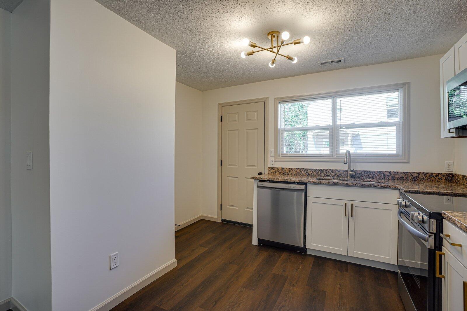 927 Hulana Street, Rossville