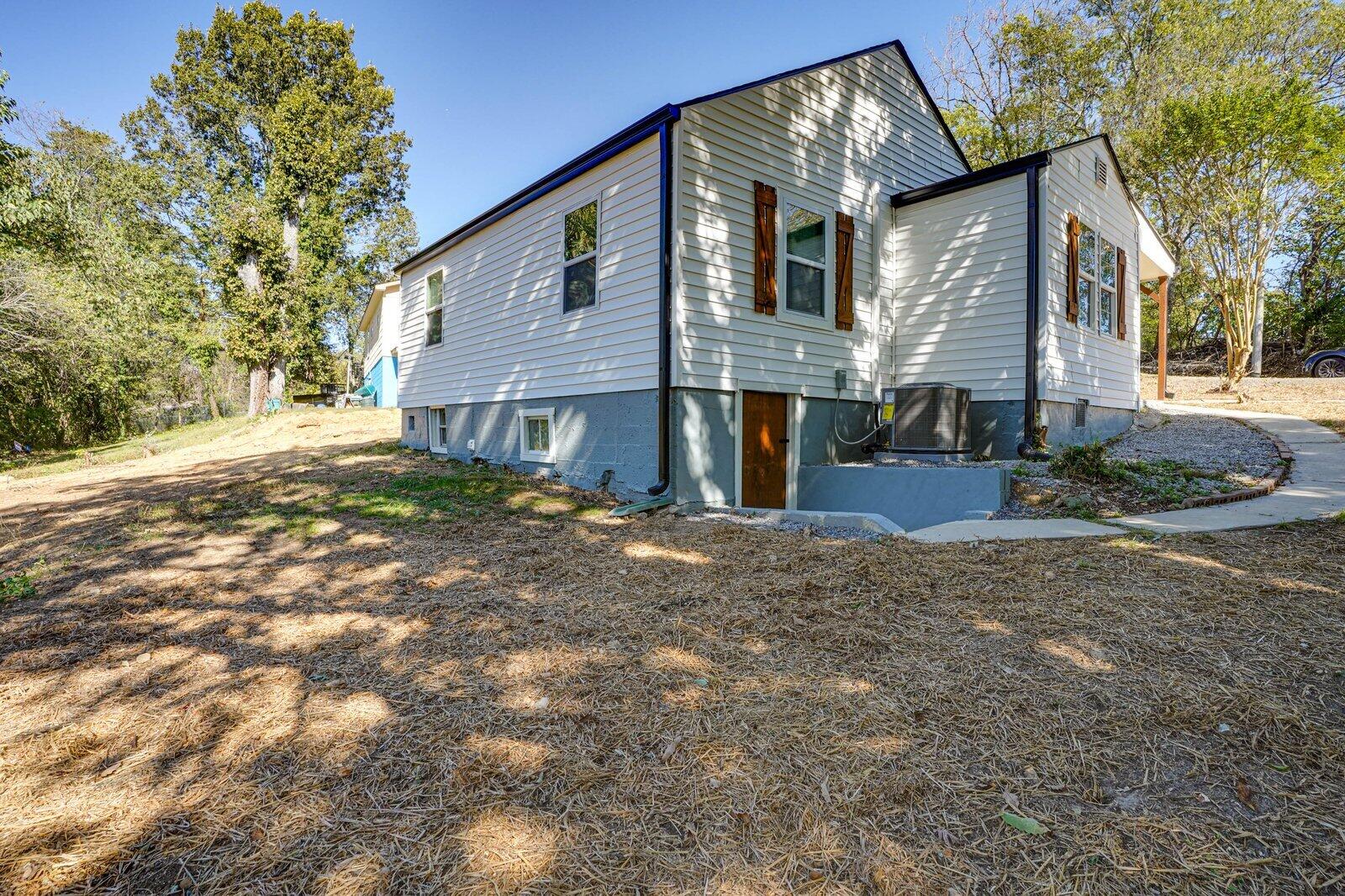 927 Hulana Street, Rossville