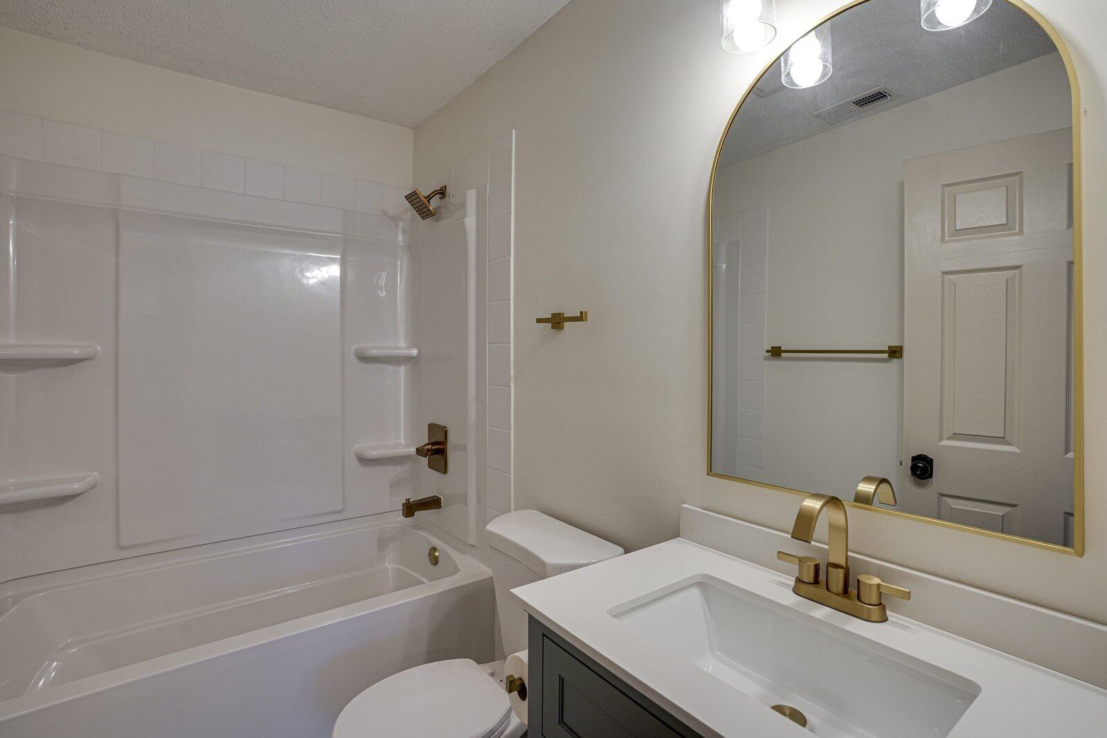 927 Hulana Street, Rossville