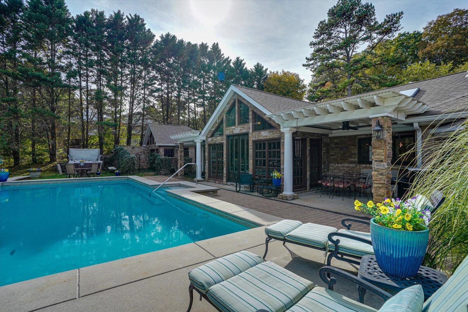 5812 Lake Resort Drive, Hixson