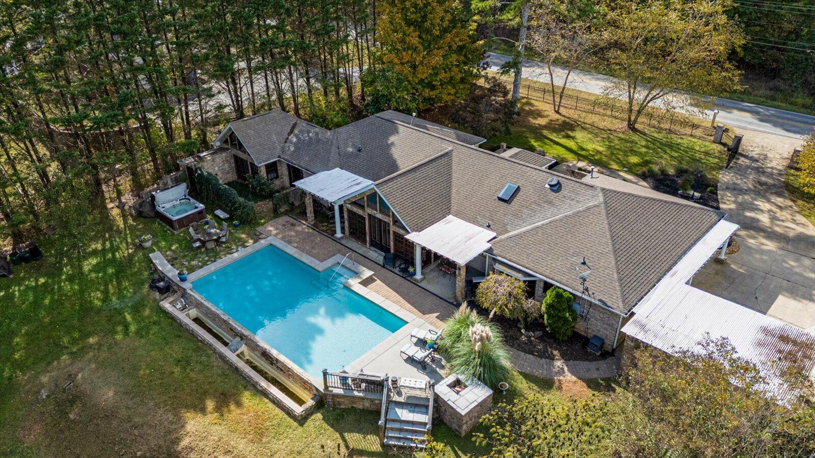 5812 Lake Resort Drive, Hixson