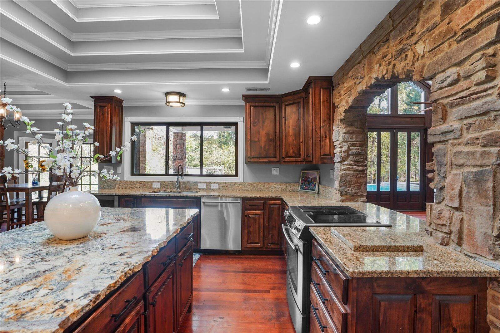 5812 Lake Resort Drive, Hixson