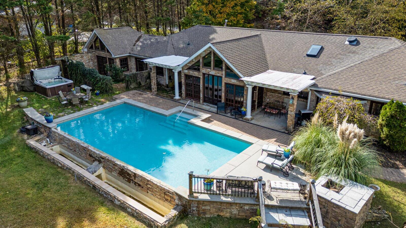 5812 Lake Resort Drive, Hixson