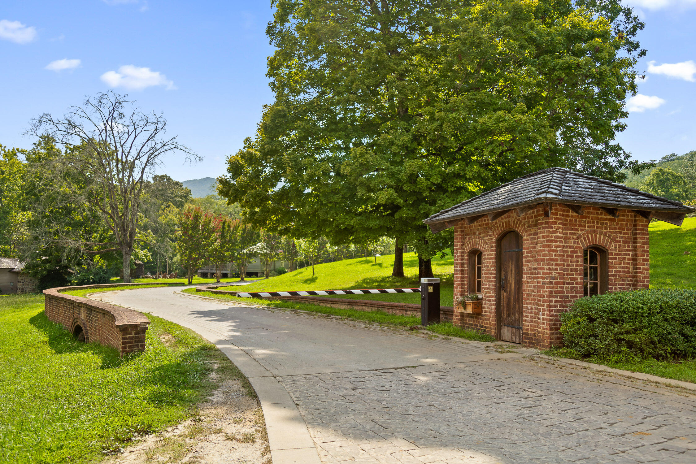 0 Mountain Parkway, 101