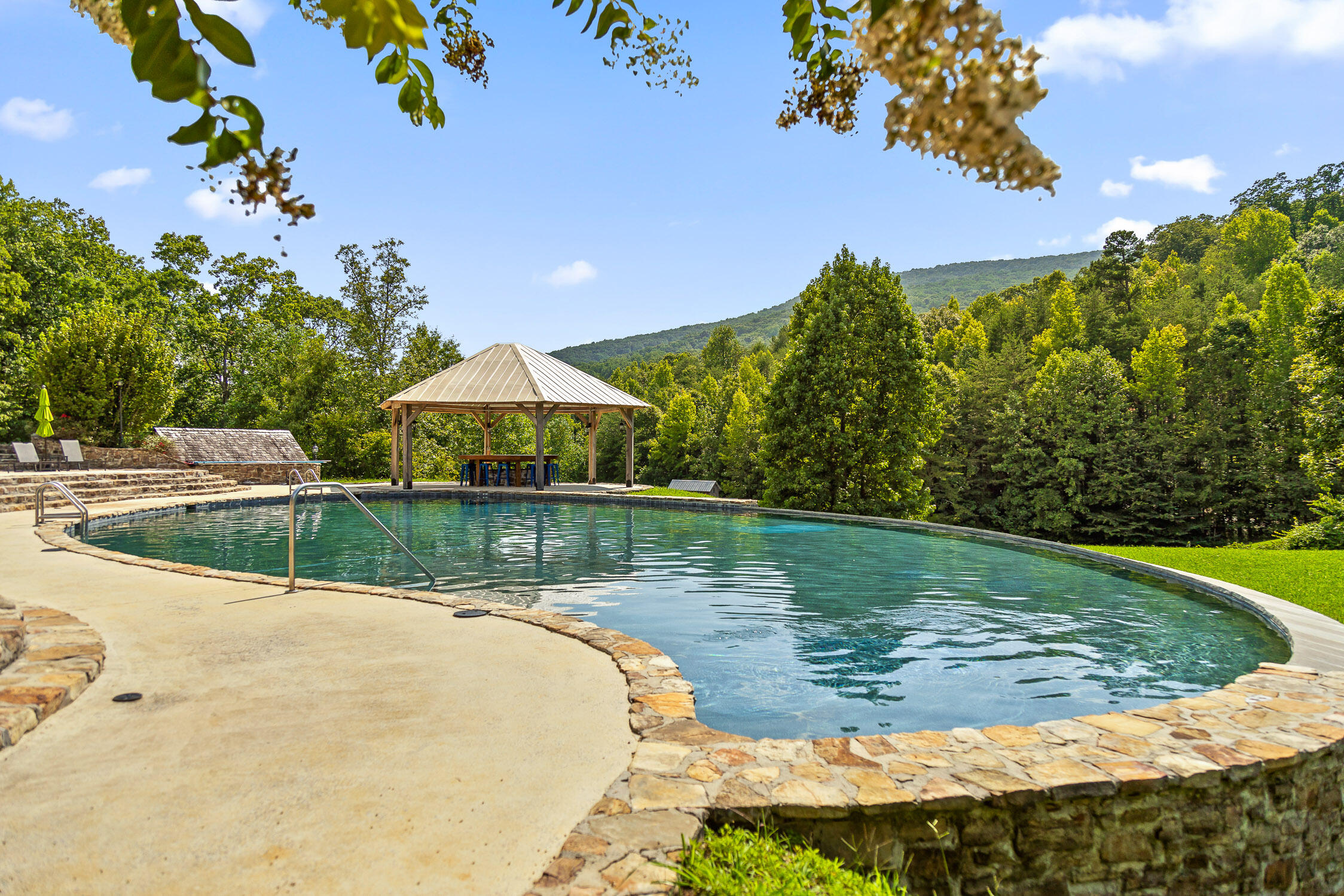 0 Mountain Parkway, 101