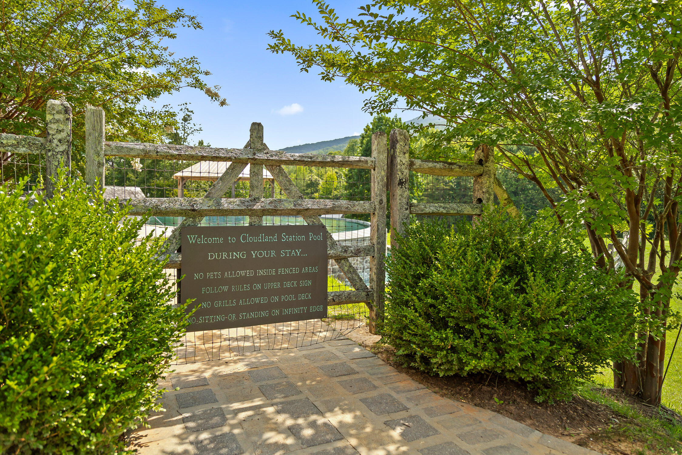 0 Mountain Parkway, 101