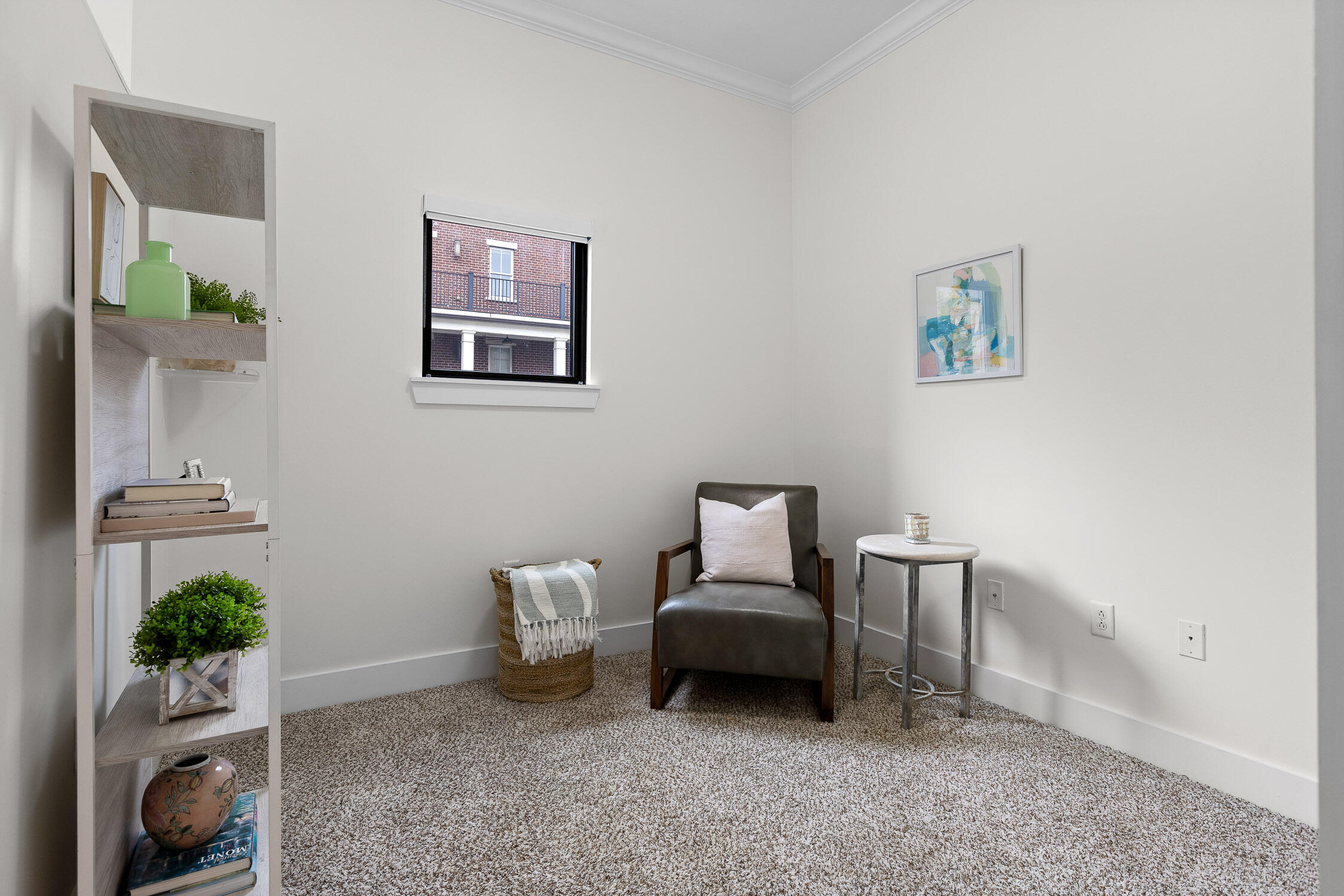 129 Walnut Street, 122