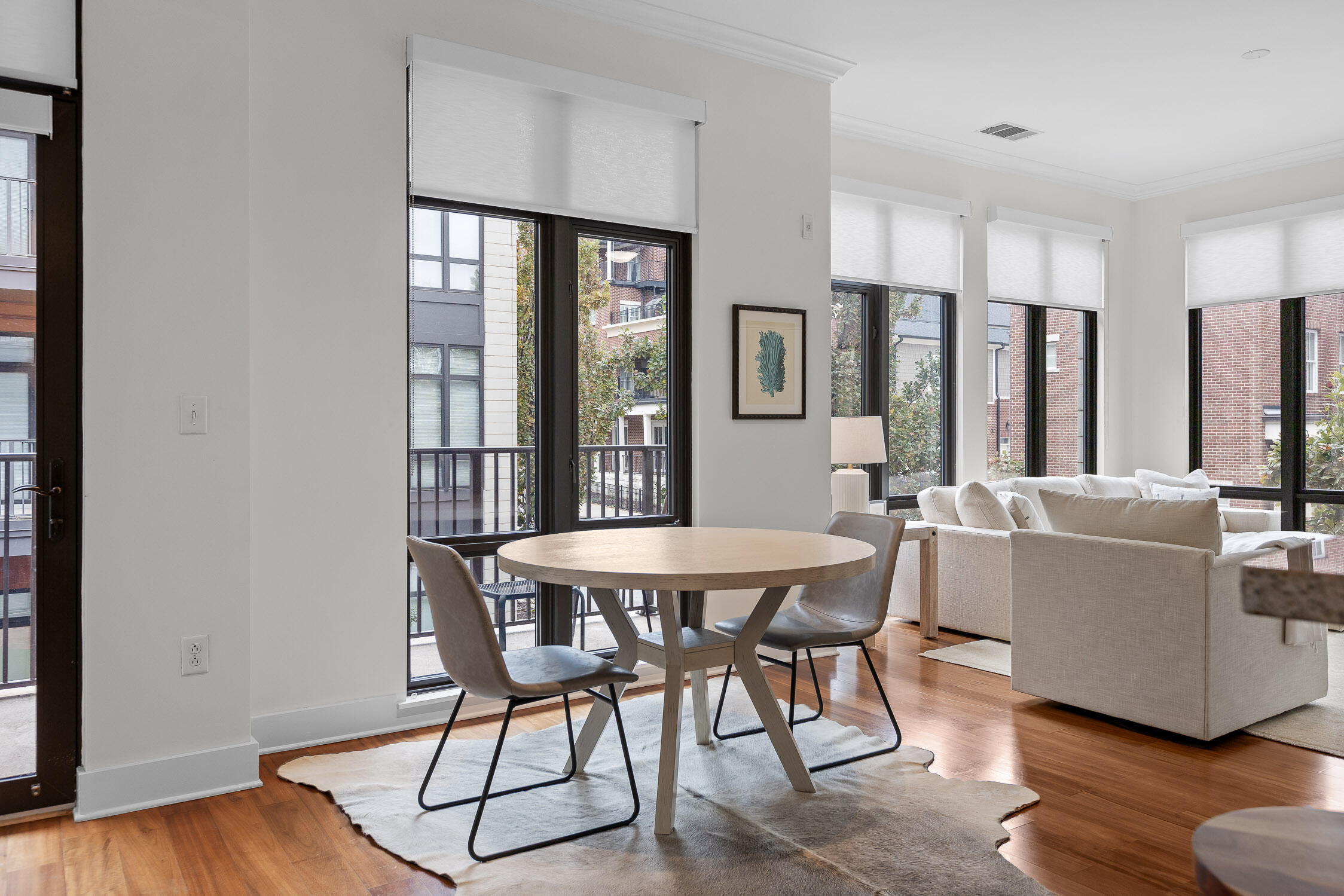 129 Walnut Street, 122