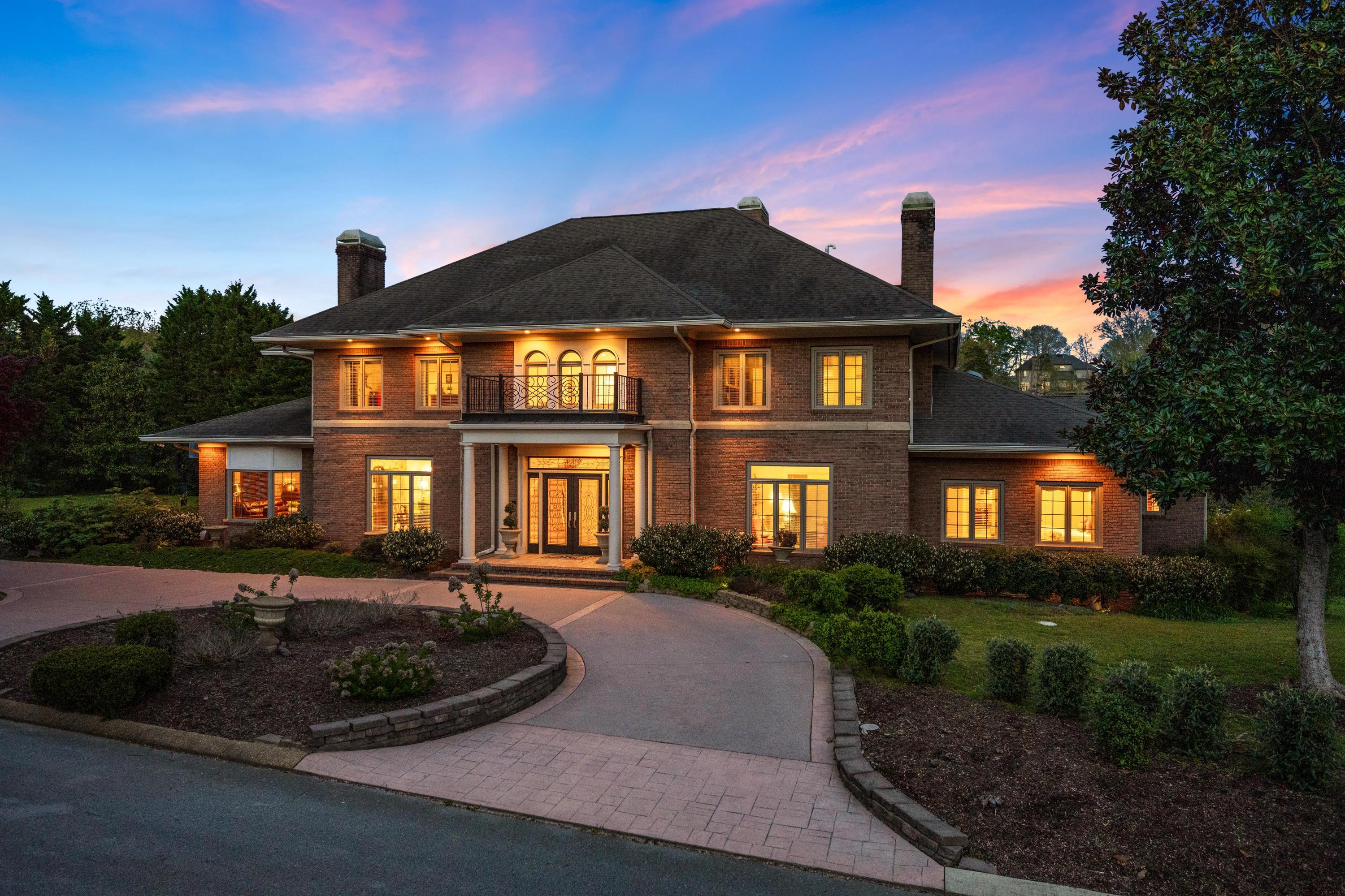 5636 Mountain Breeze Drive