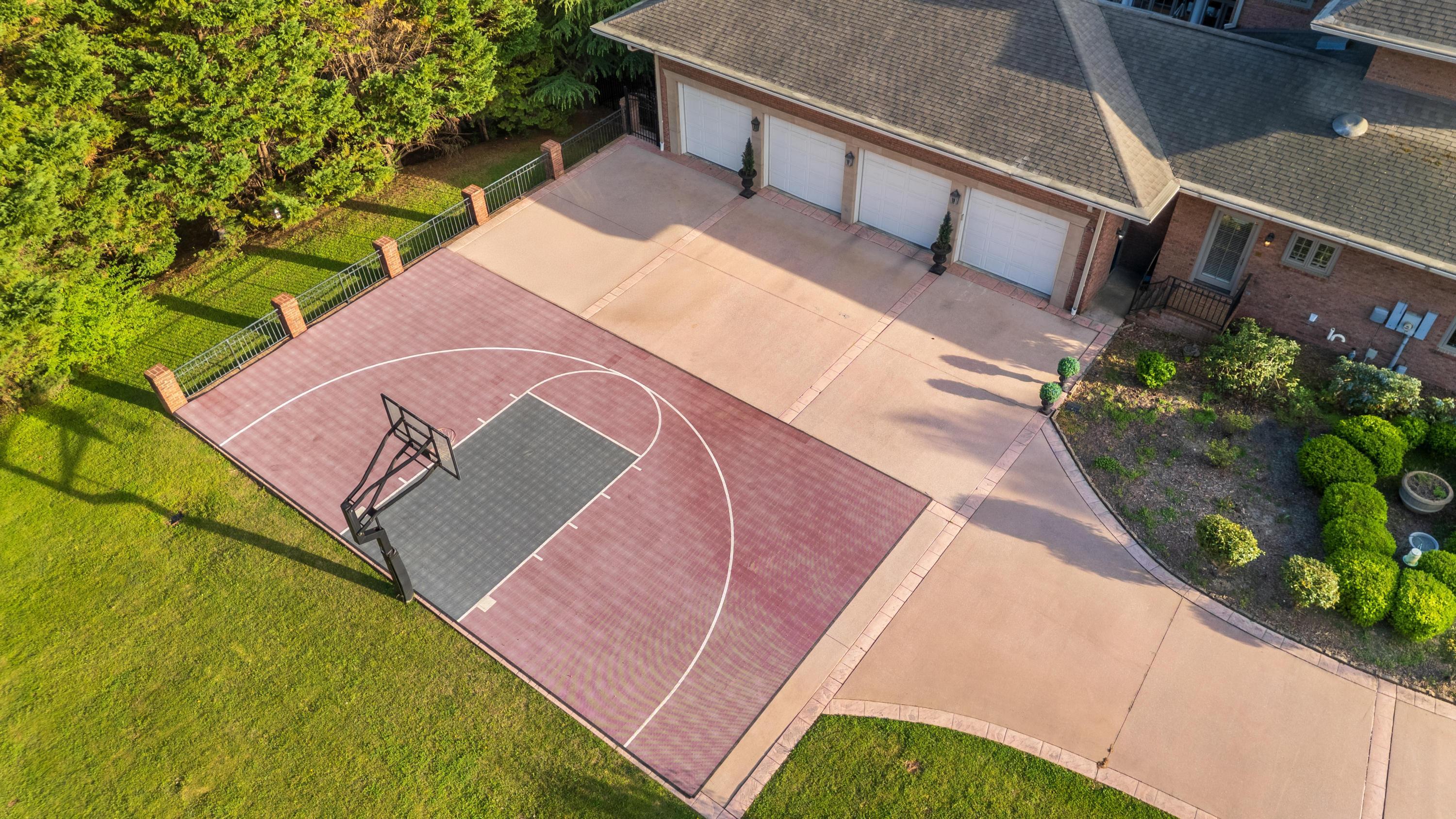 5636 Mountain Breeze Drive