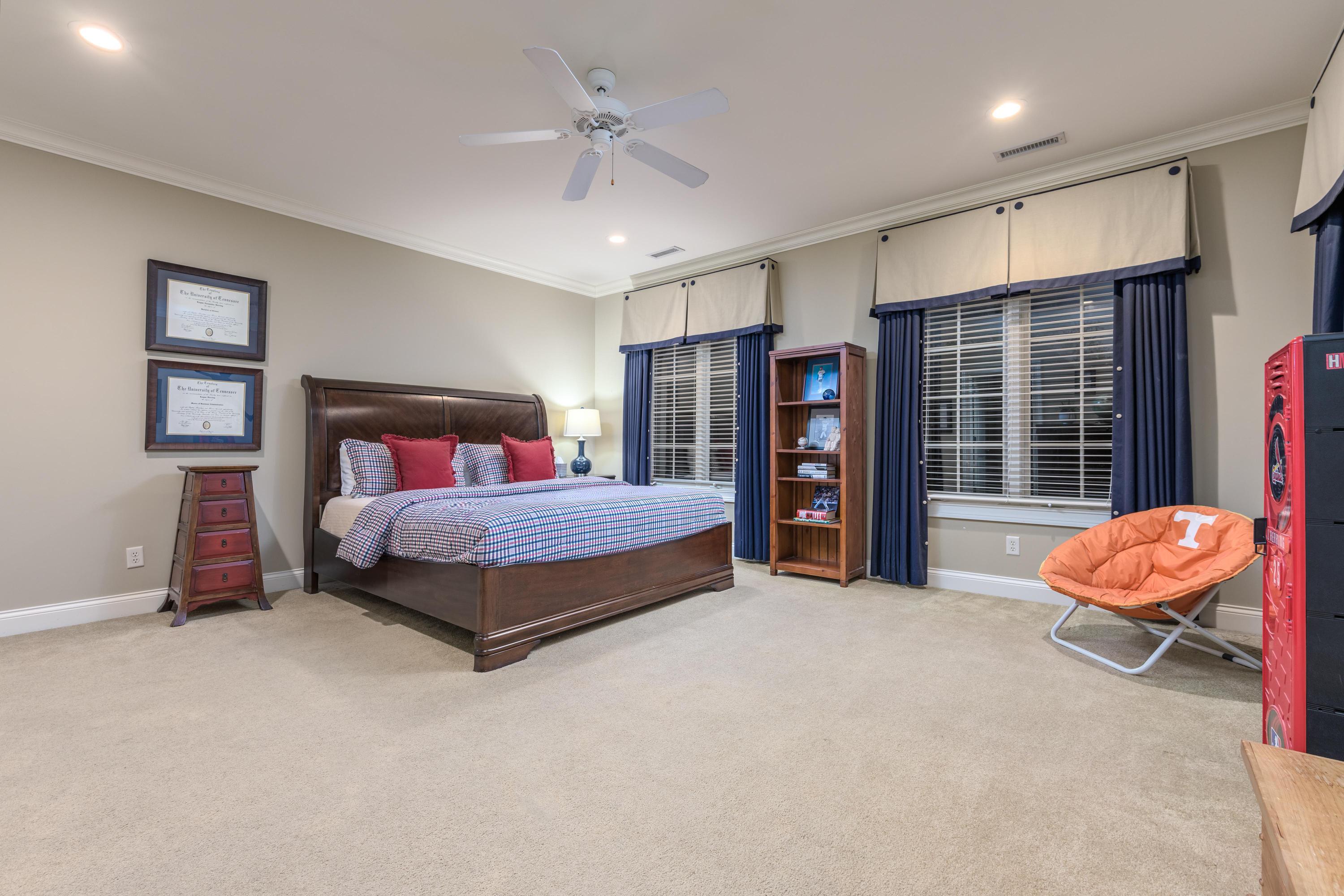 5636 Mountain Breeze Drive