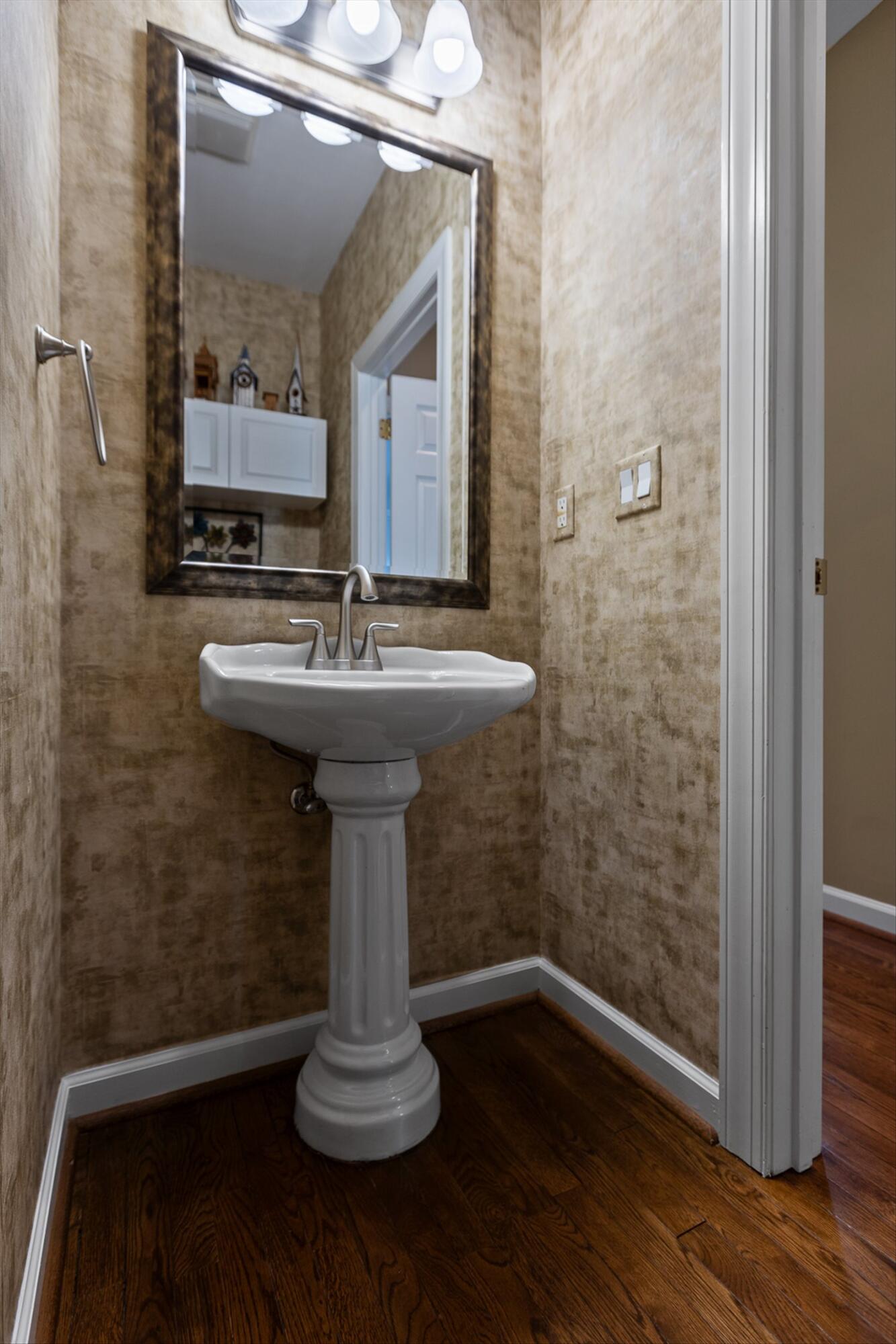 8106 Carriage Xing Lane