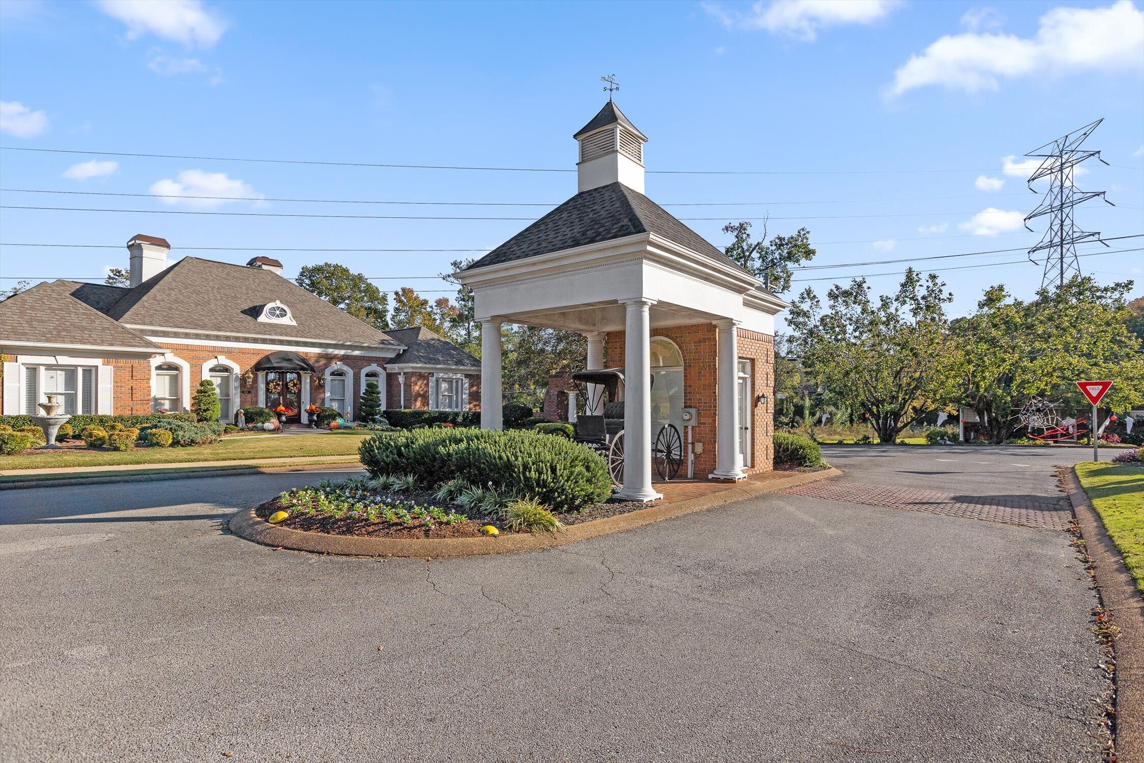 8106 Carriage Xing Lane