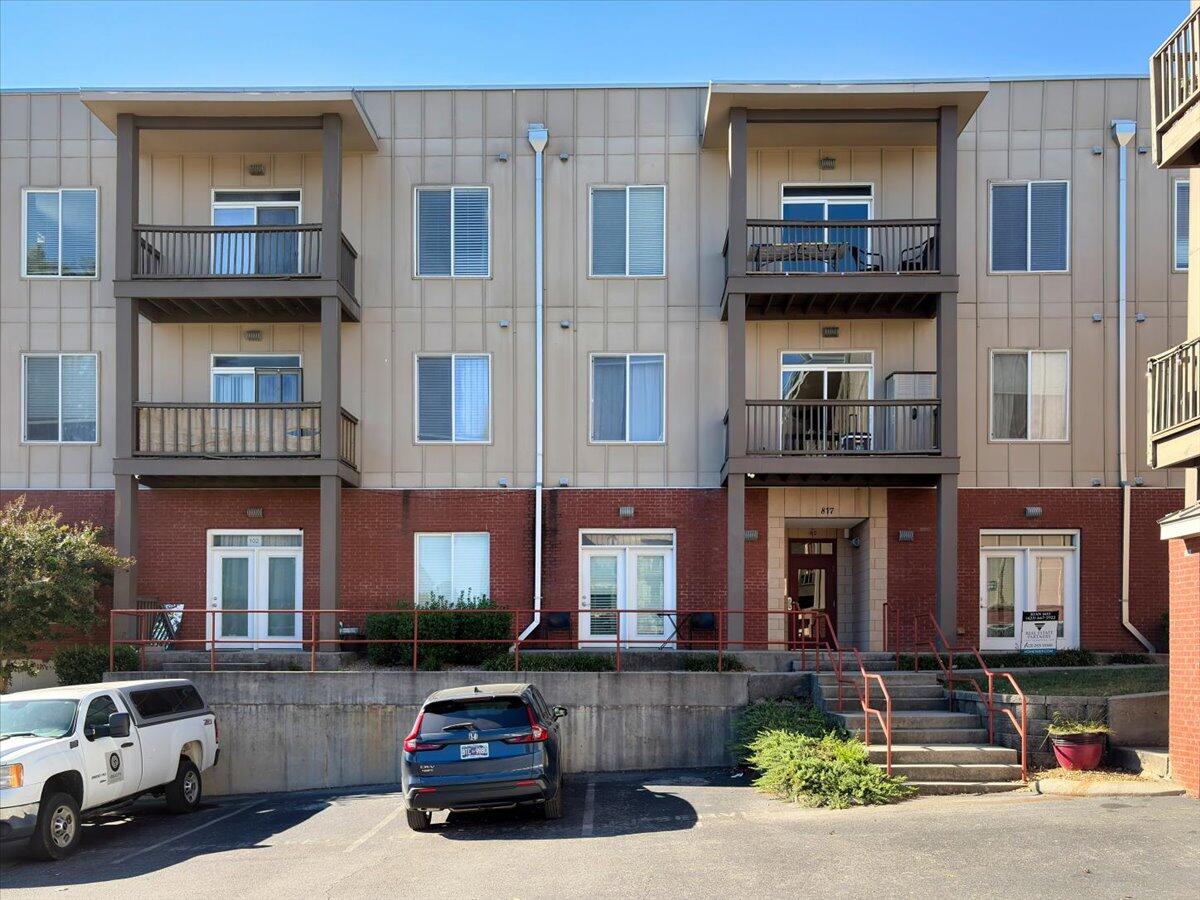 817 Flynn Street, 205