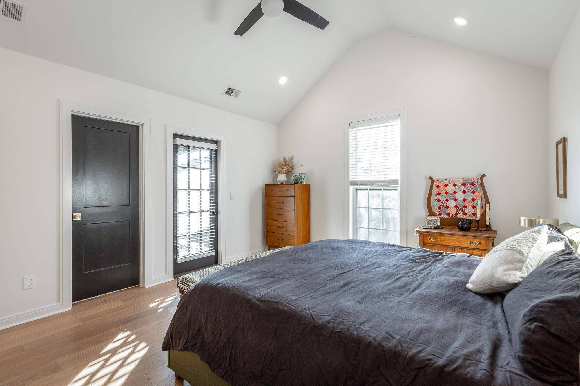 1046 S Seminole Drive