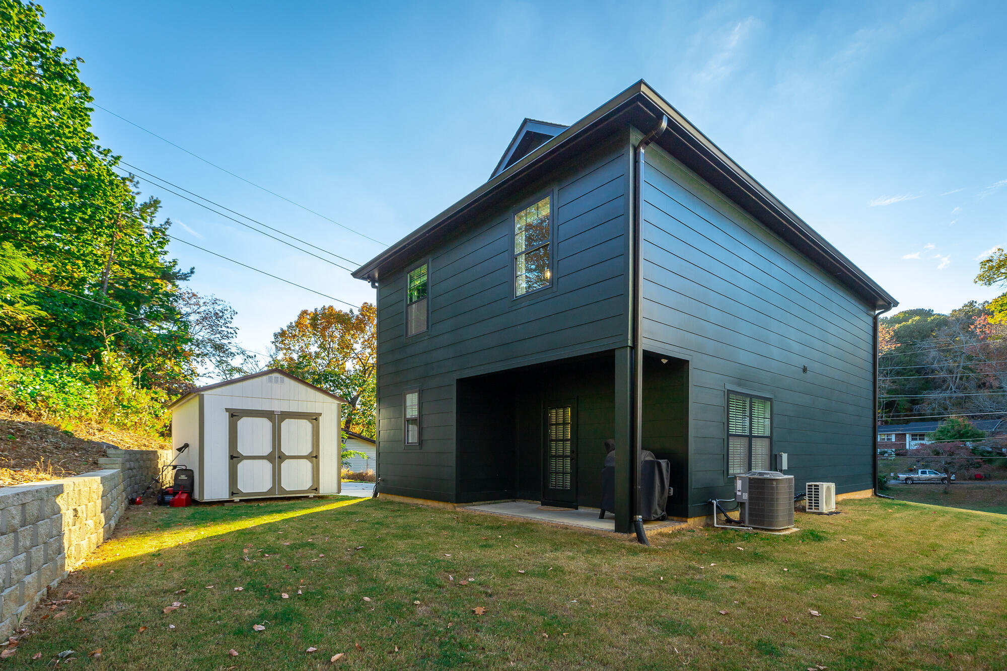 1046 S Seminole Drive