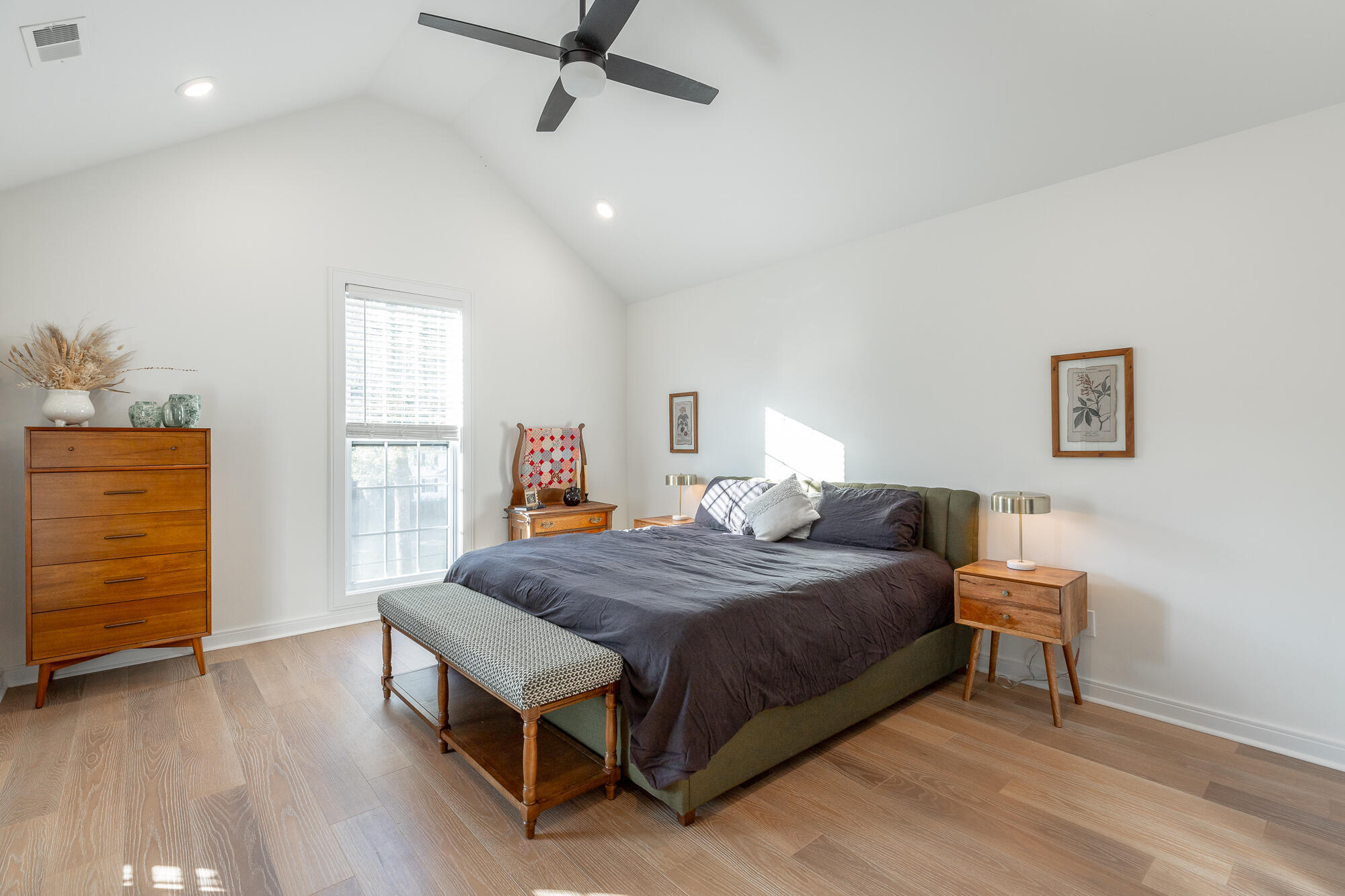 1046 S Seminole Drive