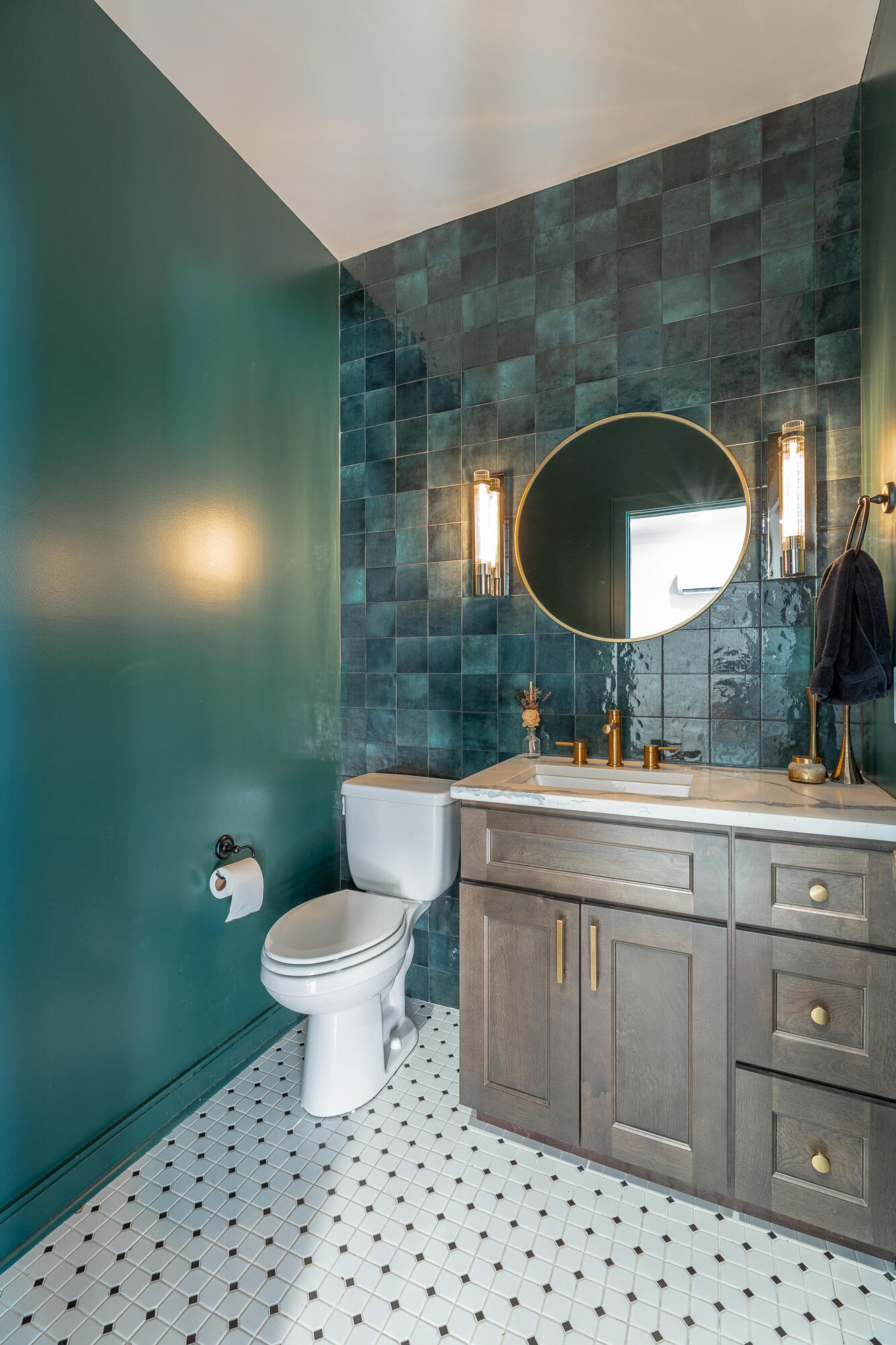 1046 S Seminole Drive