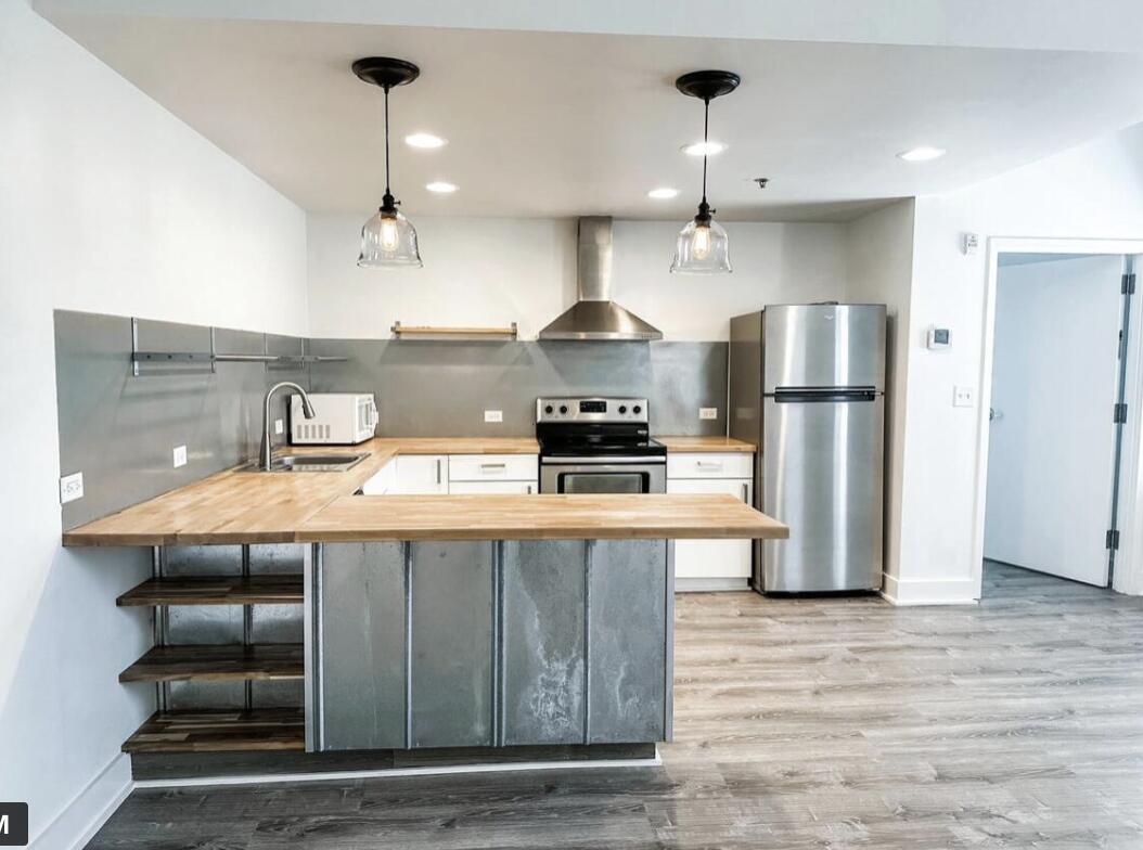 1590 Adams Street, 210