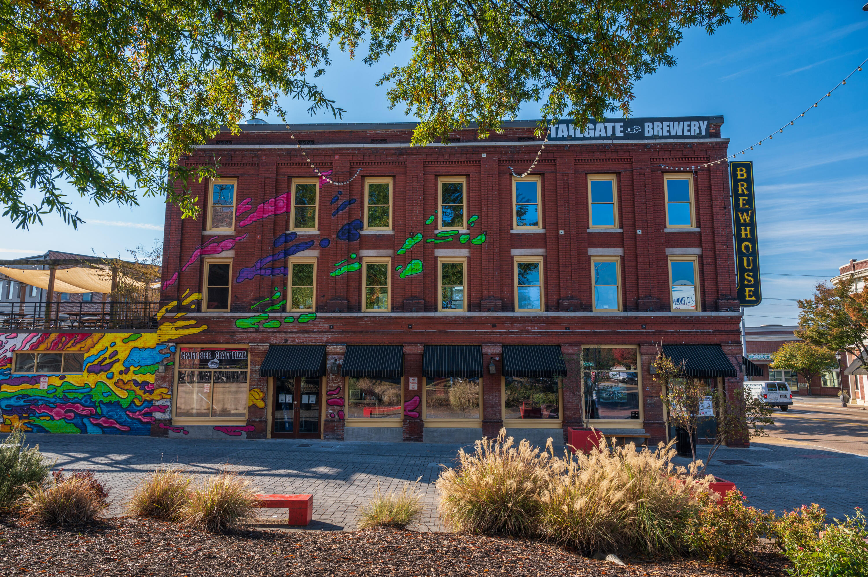 1467 Market Street, 204