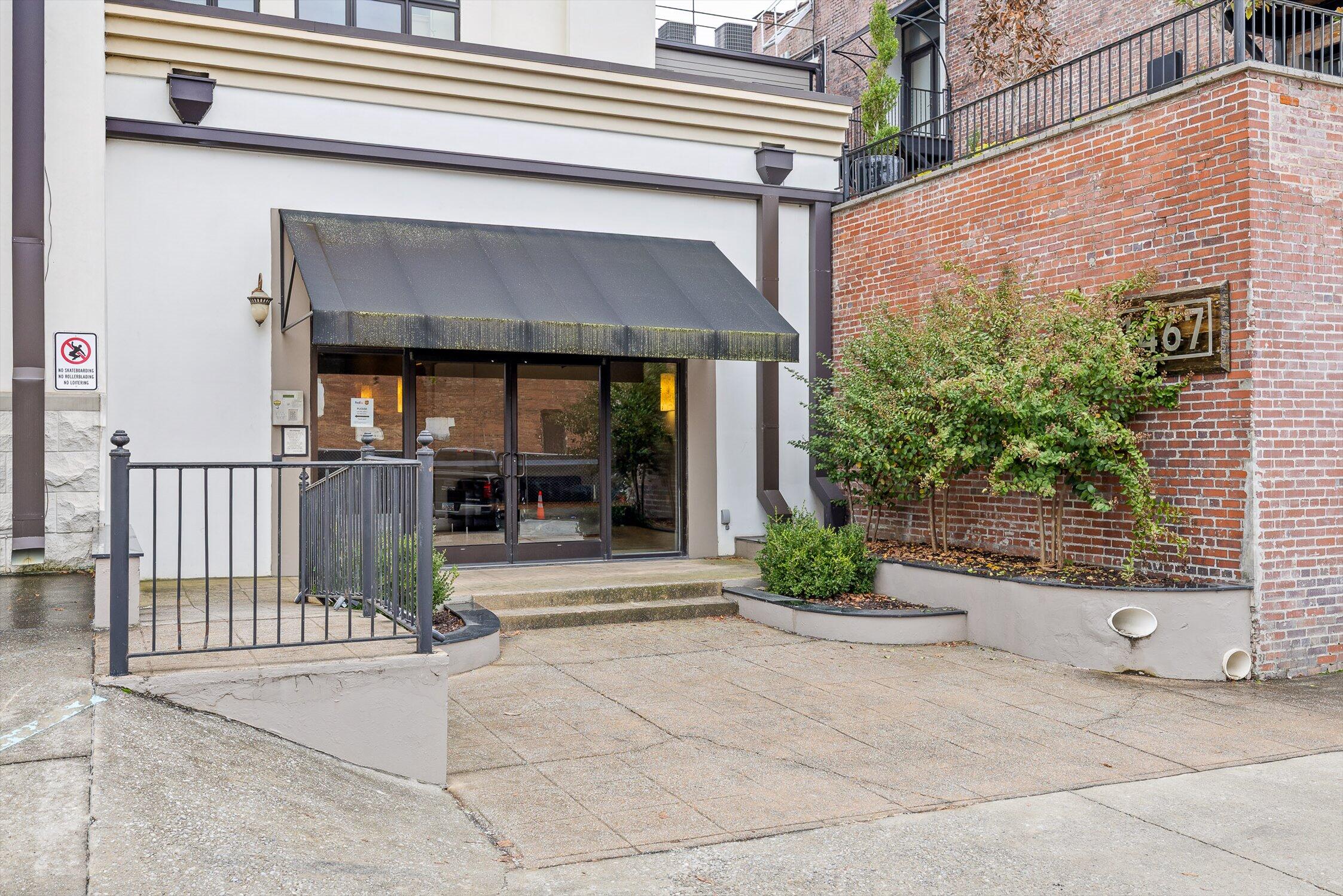 1467 Market Street, 204