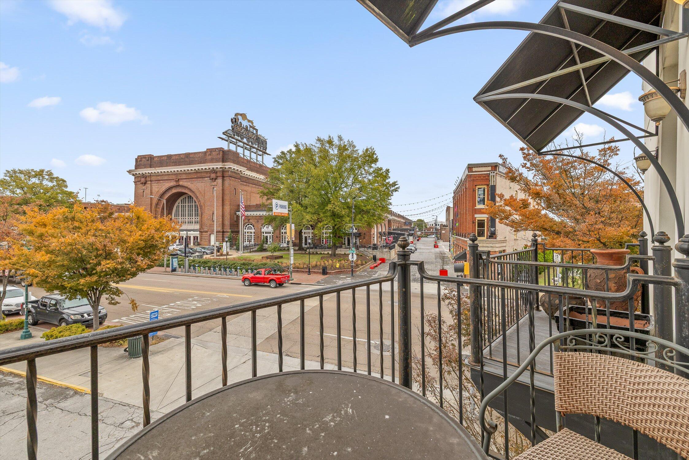 1467 Market Street, 204