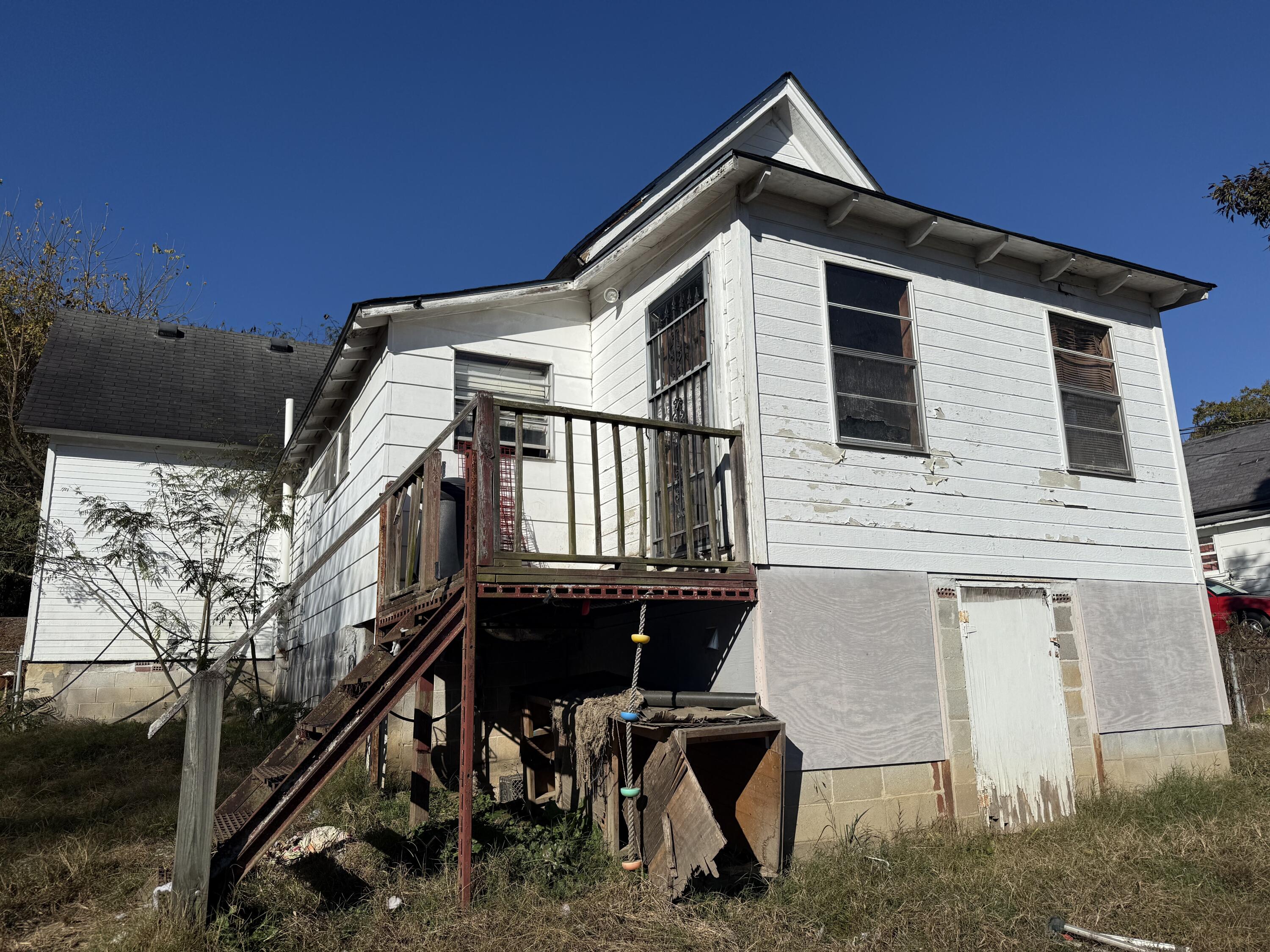 13 N Steele Street, LaFayette