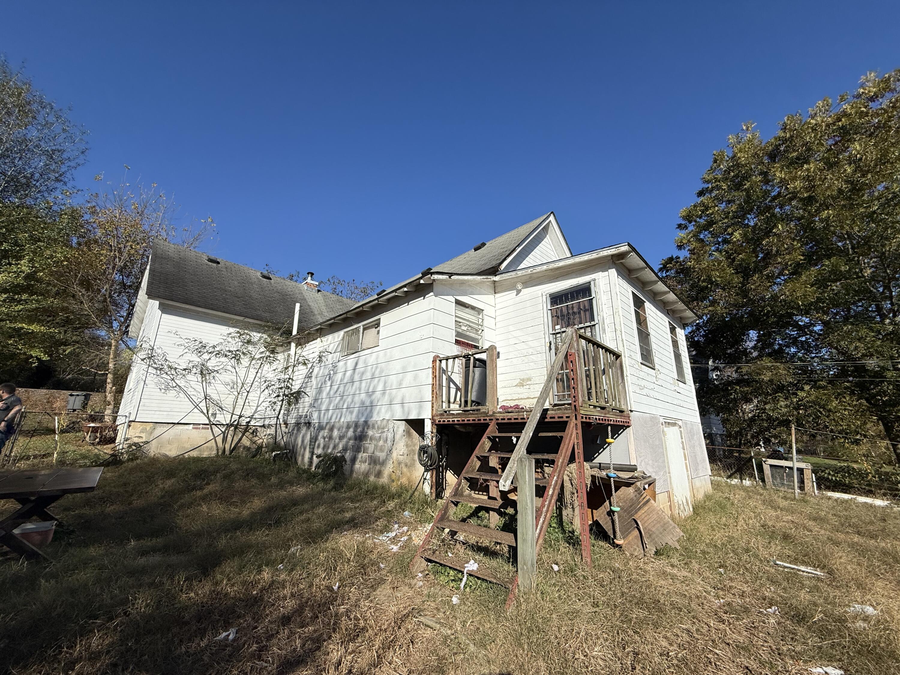 13 N Steele Street, LaFayette