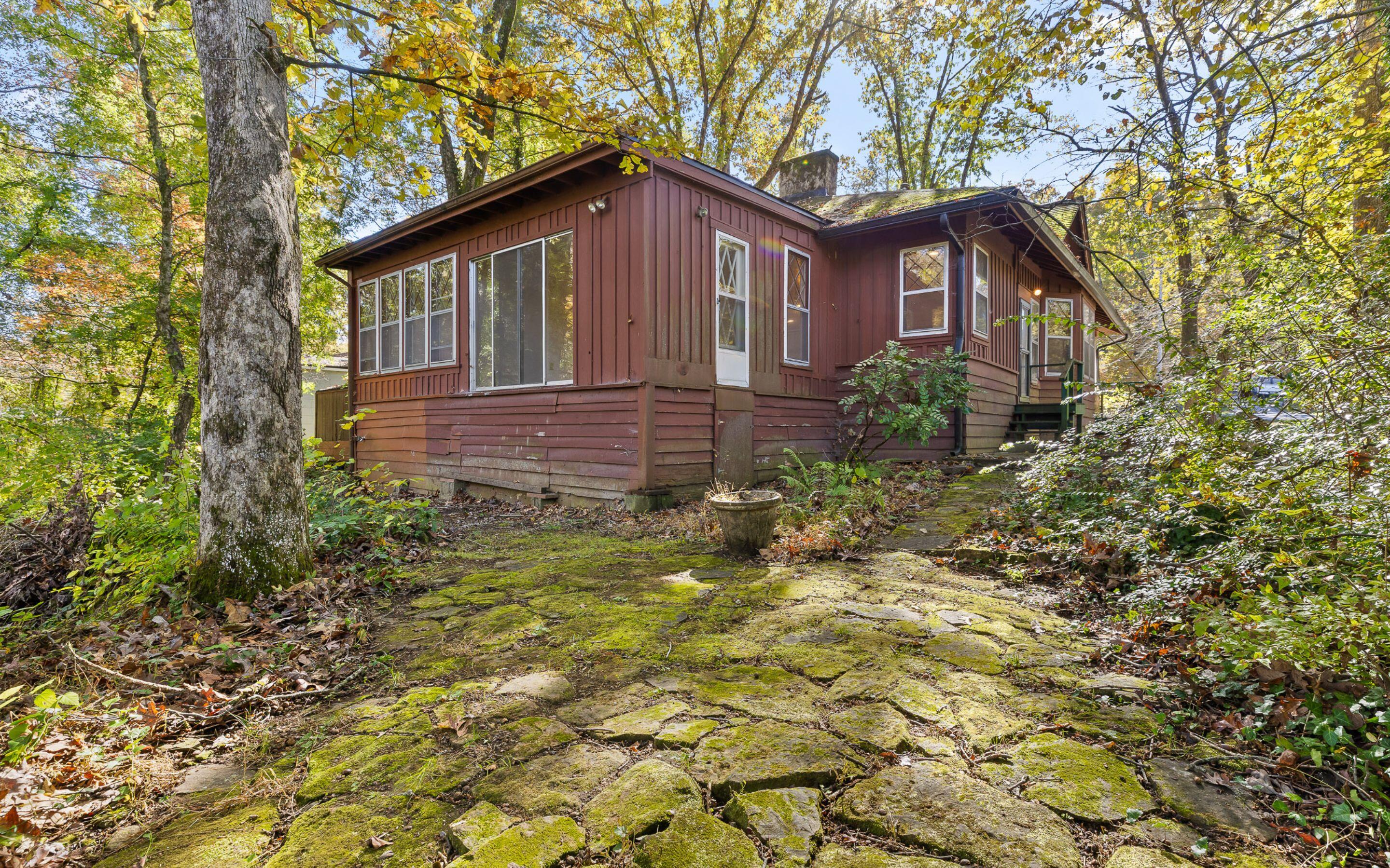 321 Signal Mountain Boulevard