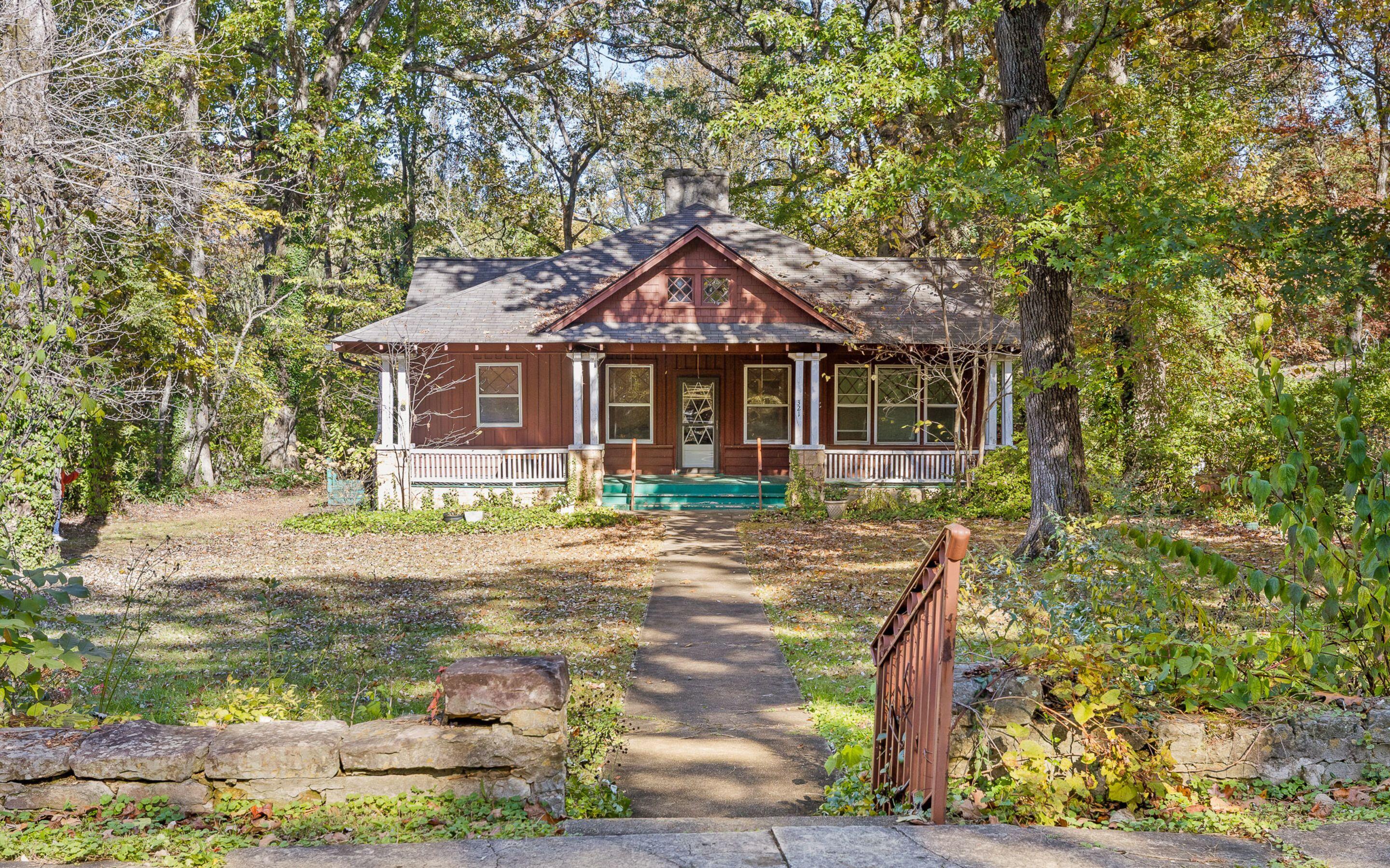 321 Signal Mountain Boulevard