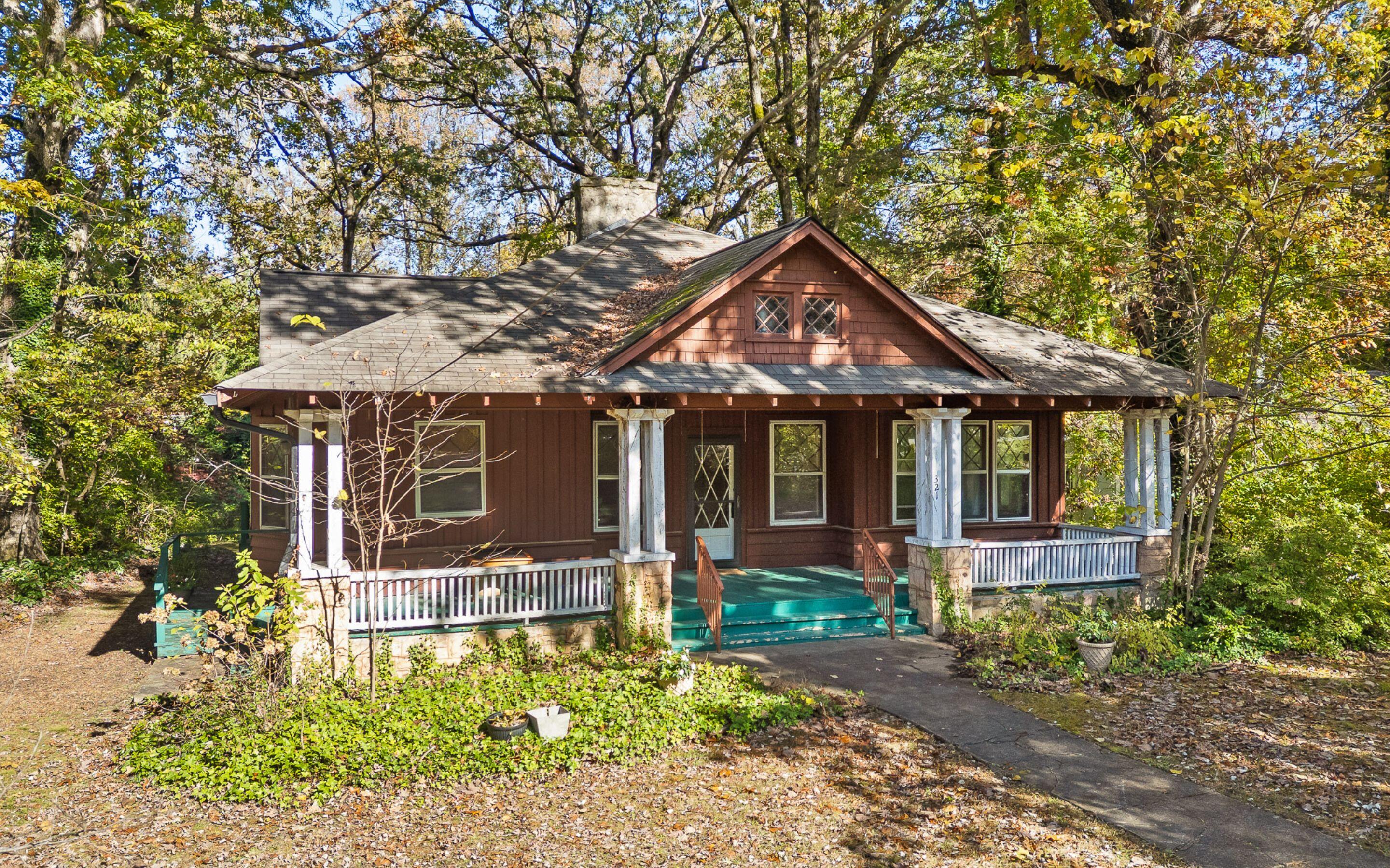 321 Signal Mountain Boulevard