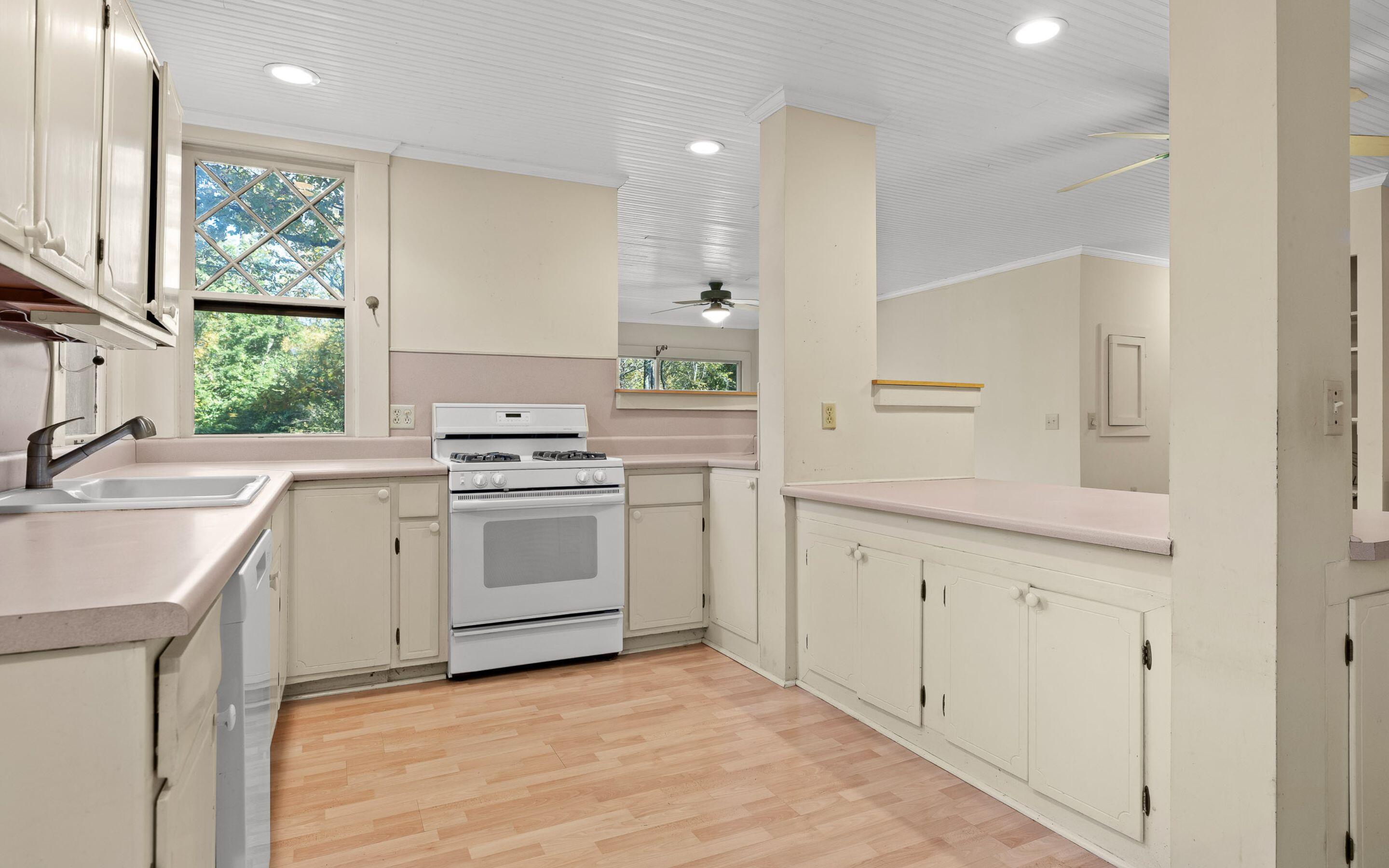 321 Signal Mountain Boulevard