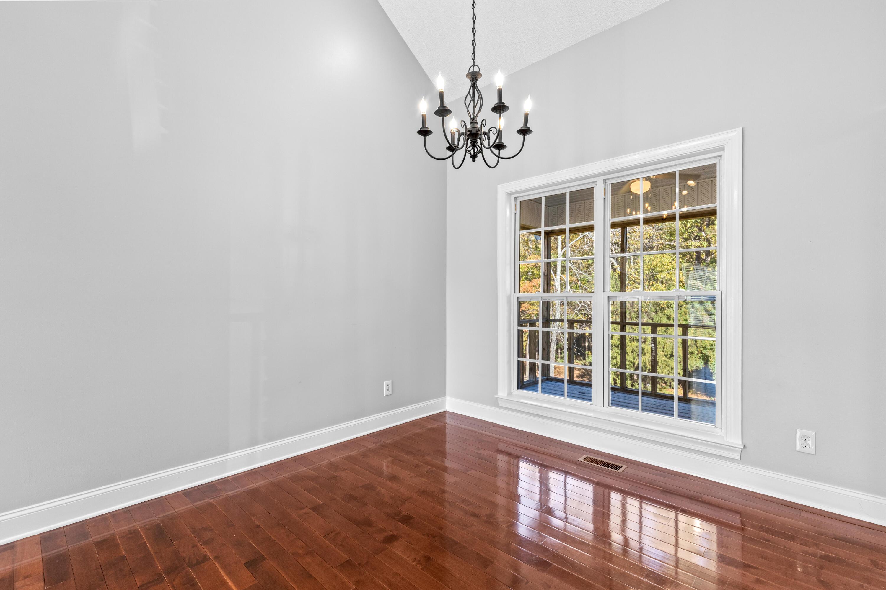 433 Stanford Dr