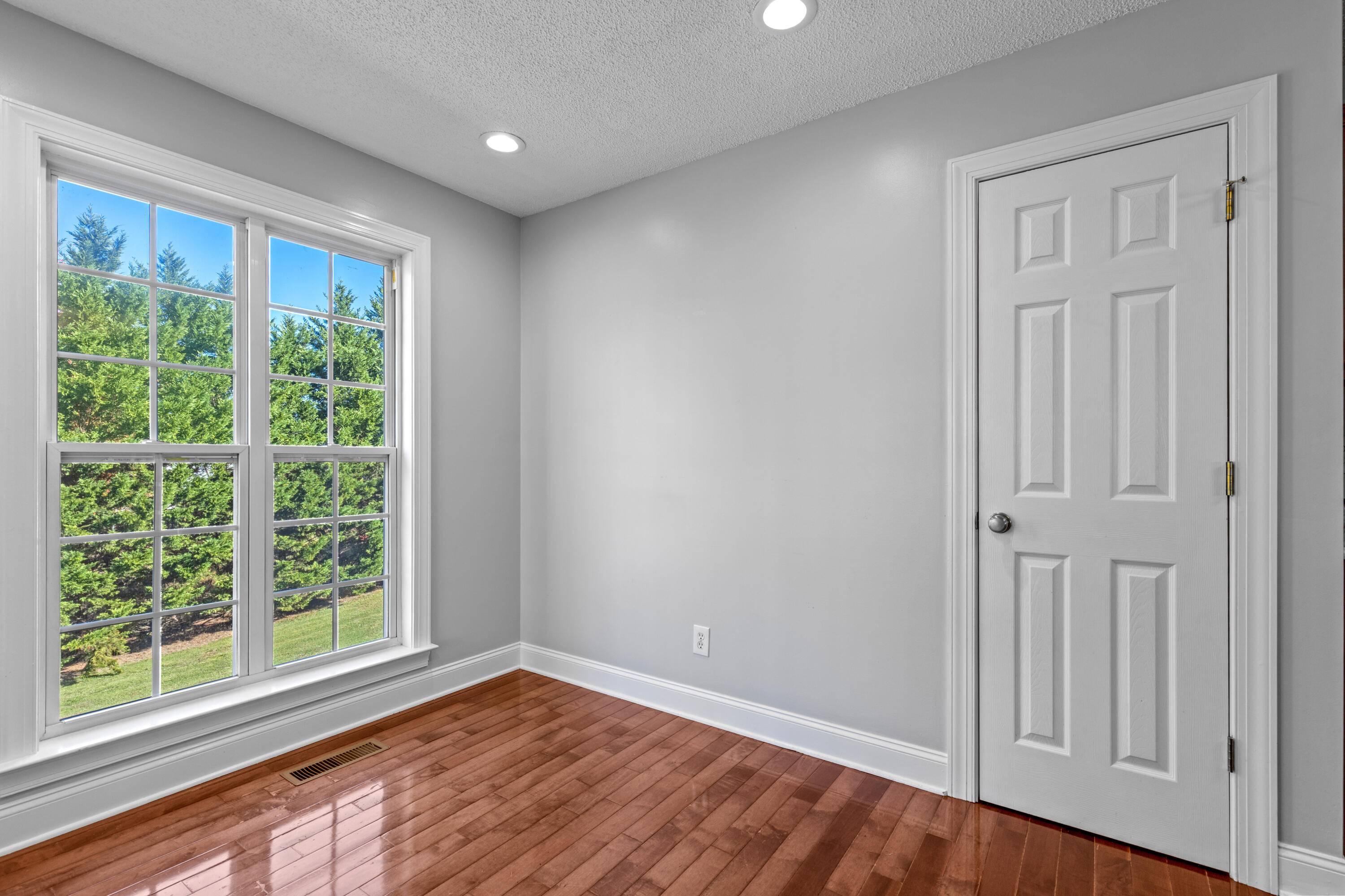 433 Stanford Dr
